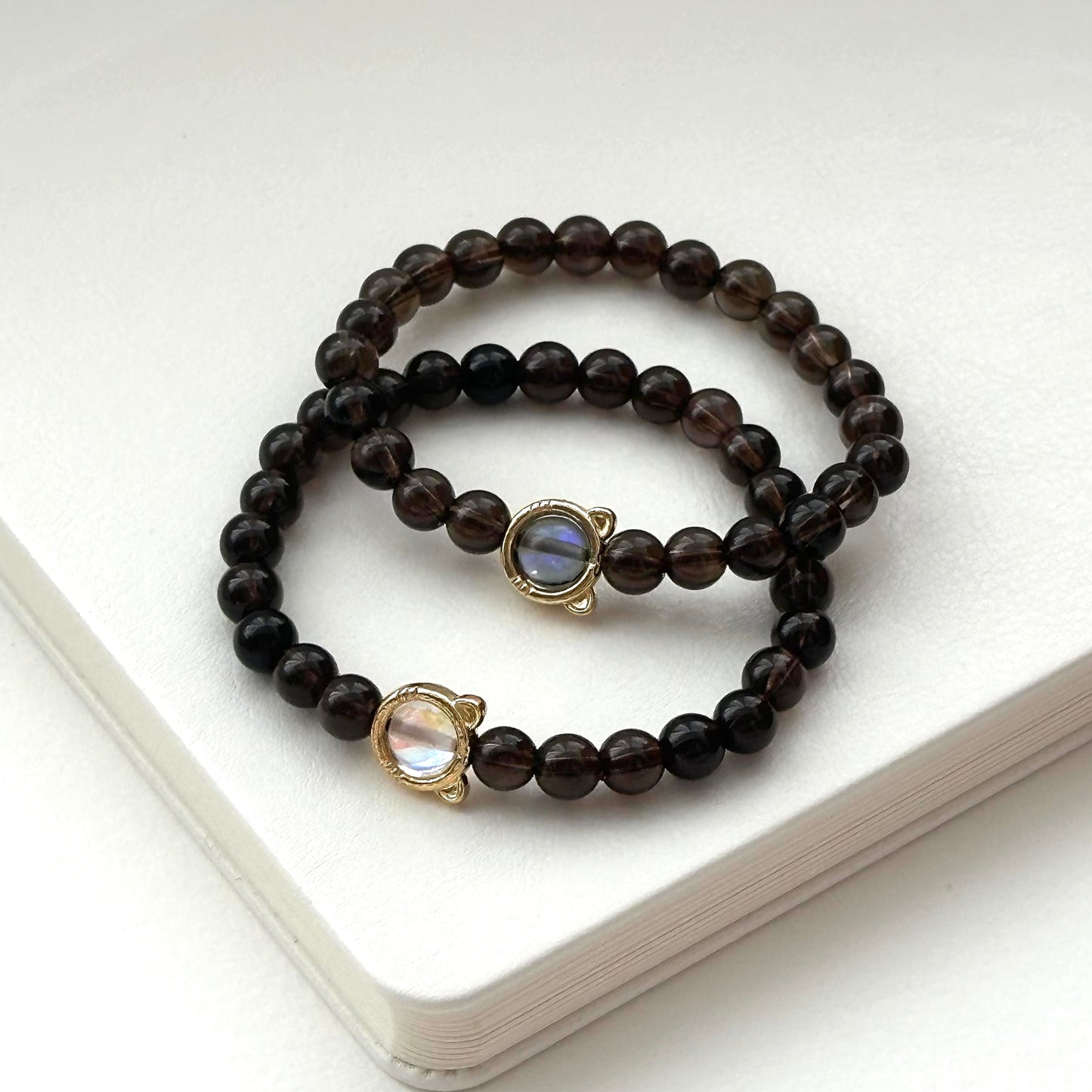 BS89 Smoky Quartz Blue and White Glass Cat Gold-plated (Blue Light Blue/White Glass) Bracelet