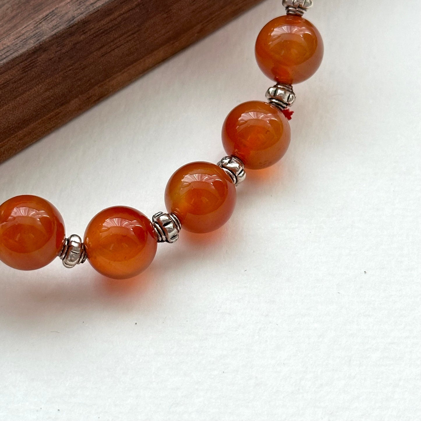 BS07 【Wutongju】Red agate retro silver-plated bracelet