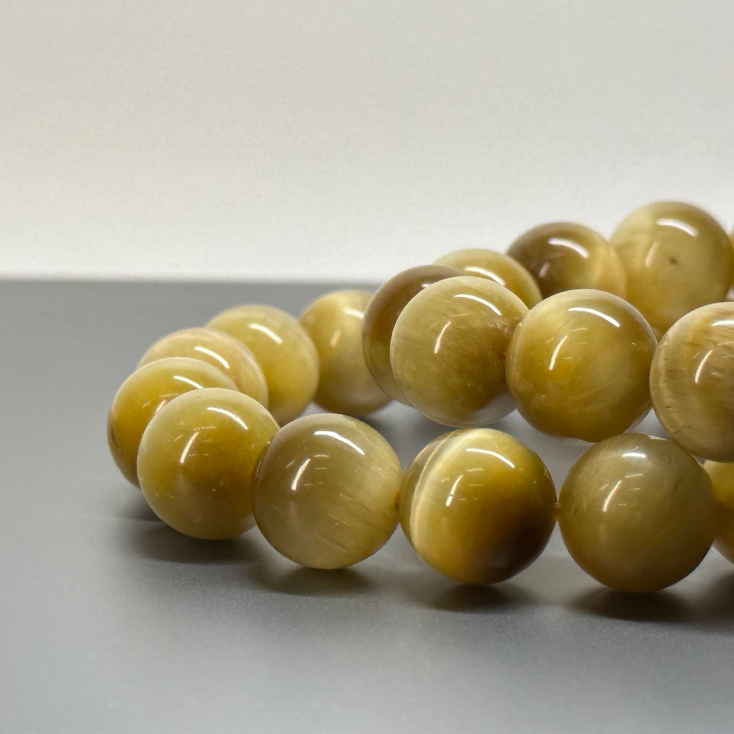 B33 Tiger-Eye Stone • Gold Bracelet
