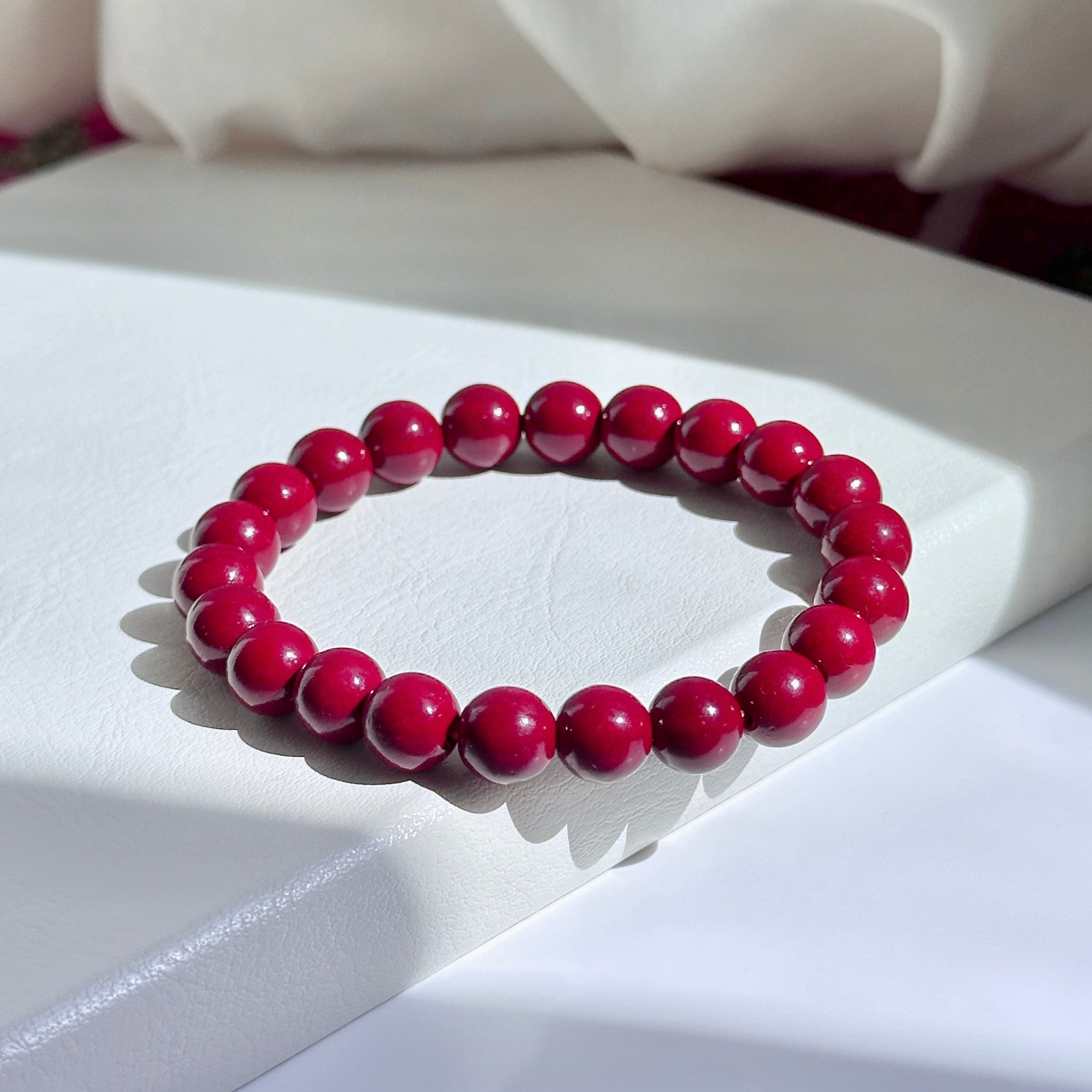 硃砂功效與禁忌全攻略：真假辨識、佩戴方式與開運指南 | Cinnabar Guide | TH JEWELERY