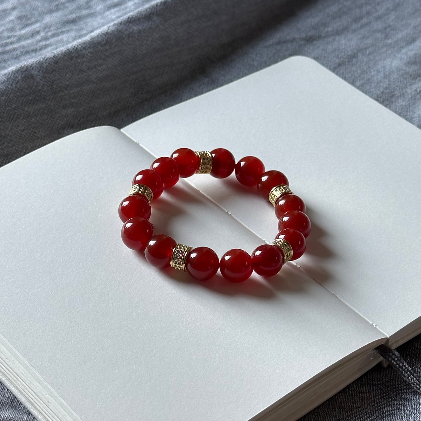 BS59 紅瑪瑙金配飾手鏈手串 Red Agate Gold Accessories Bracelet