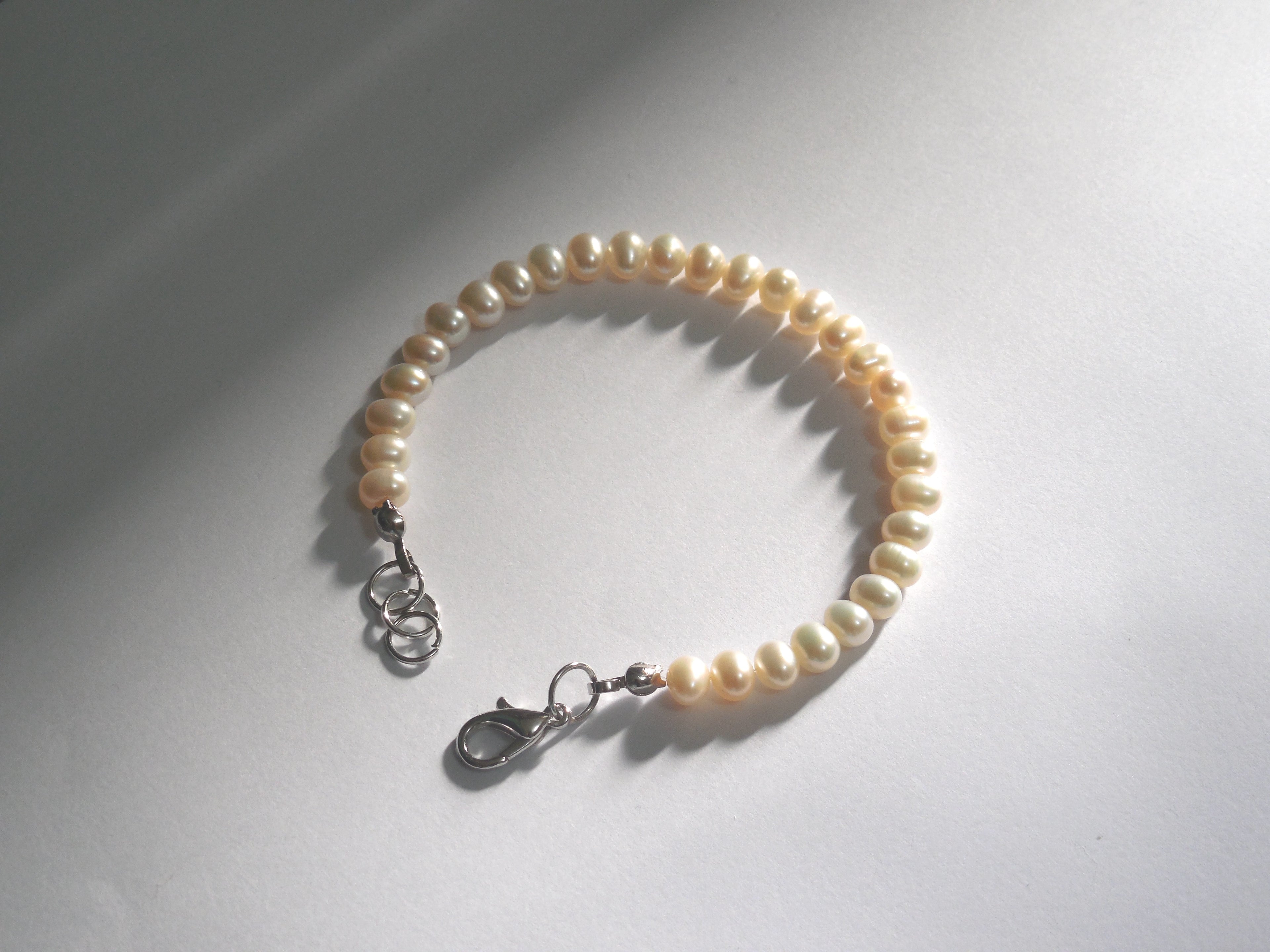 B53 Freshwater Oval Pearl Bracelet (Adjustable Length)
