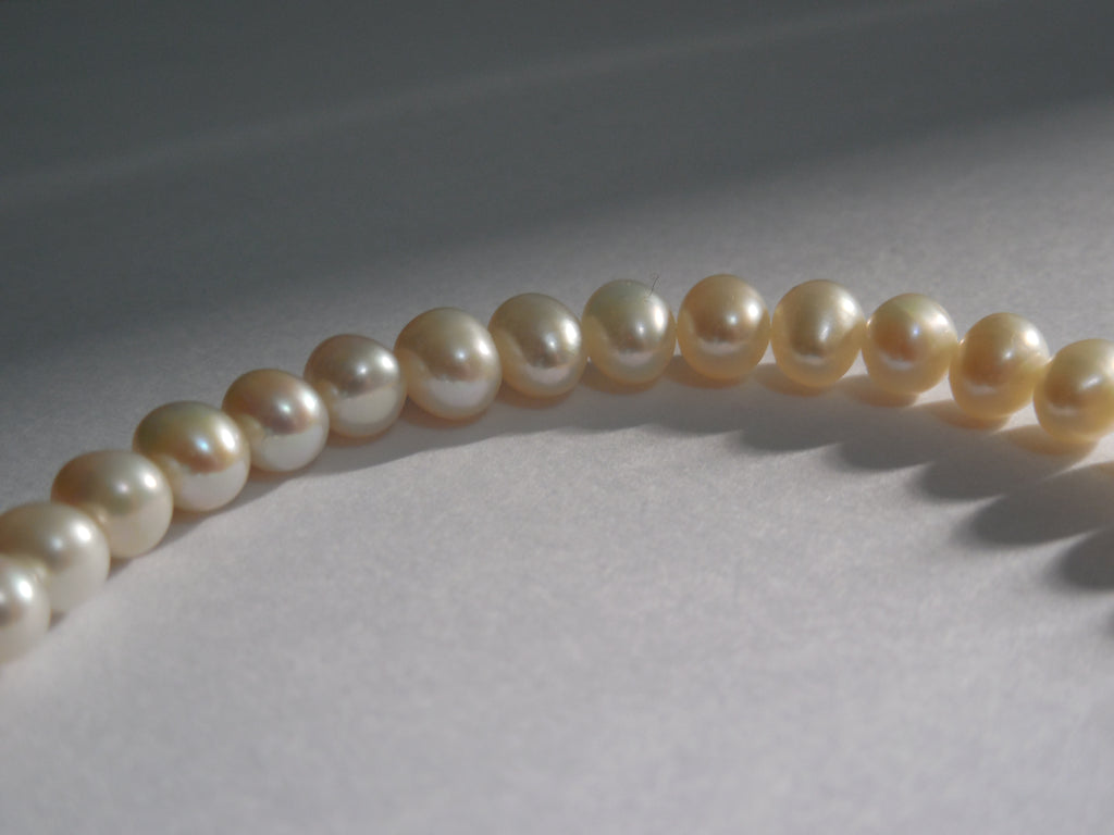 B53 Freshwater Oval Pearl Bracelet (Adjustable Length)