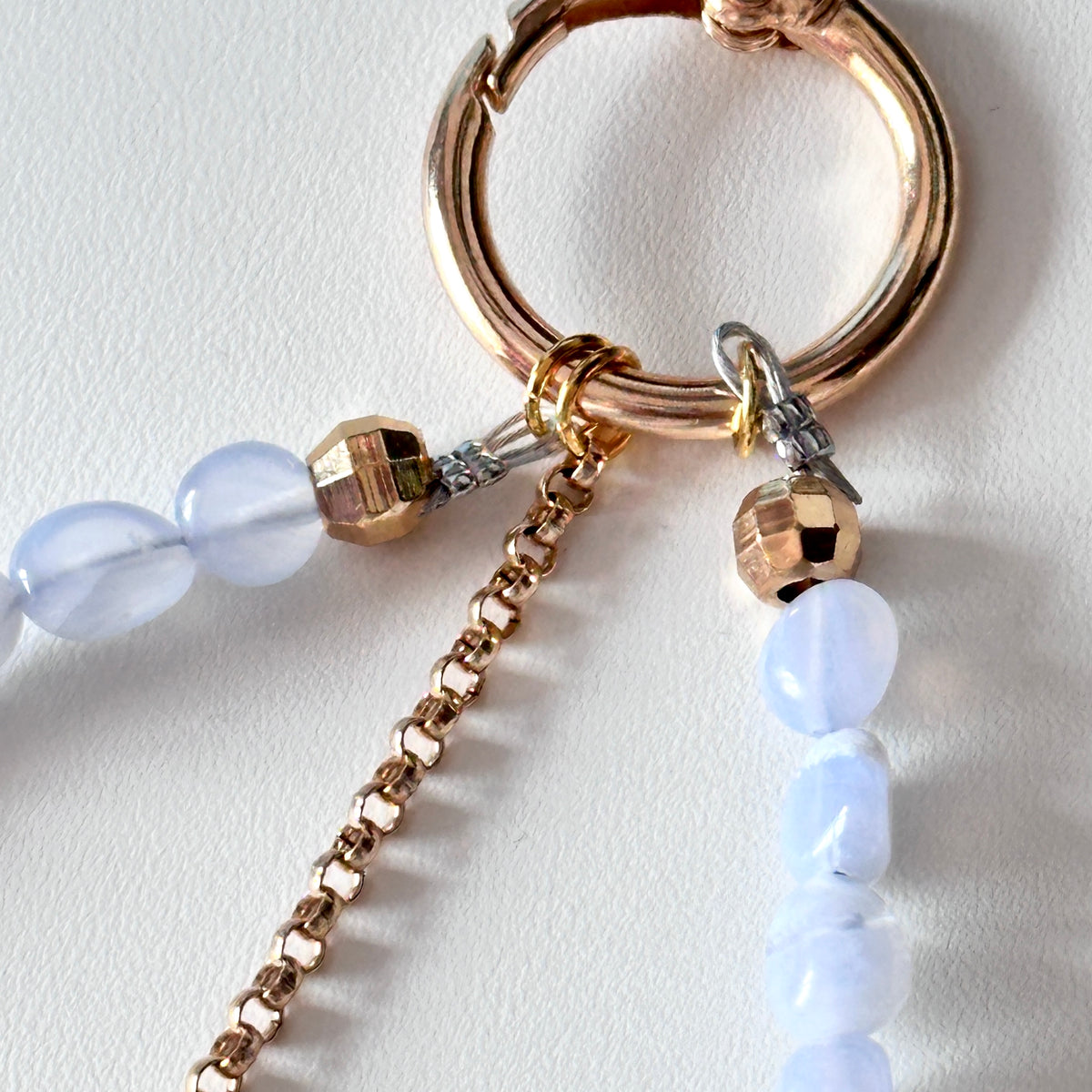 S10 [Gemstone mobile phone camera lanyard] Amethyst • Yellow glass • Pearl • Water drop shell Retro gold-plated lanyard Original design handmade