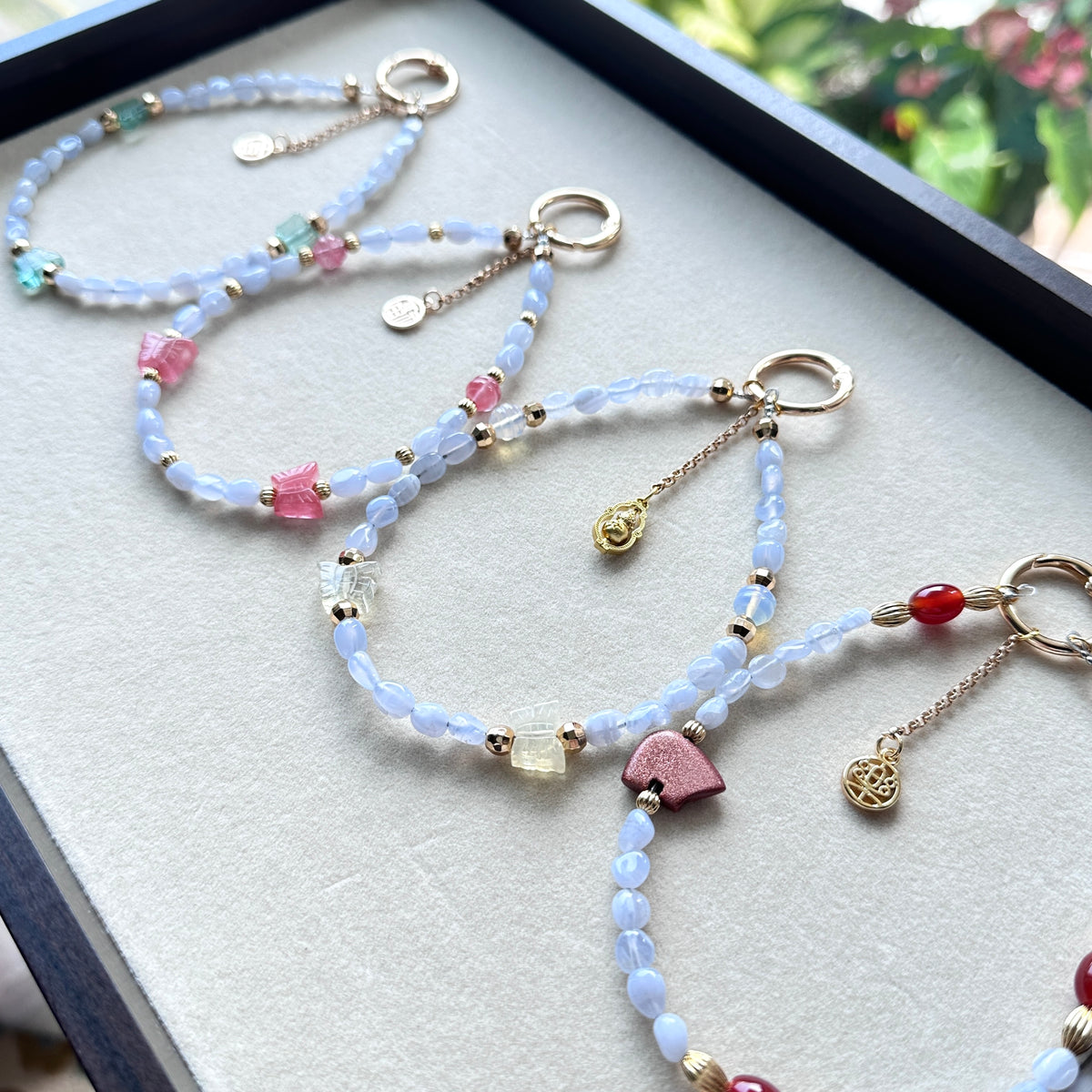 S10 [Gemstone mobile phone camera lanyard] Amethyst • Yellow glass • Pearl • Water drop shell Retro gold-plated lanyard Original design handmade