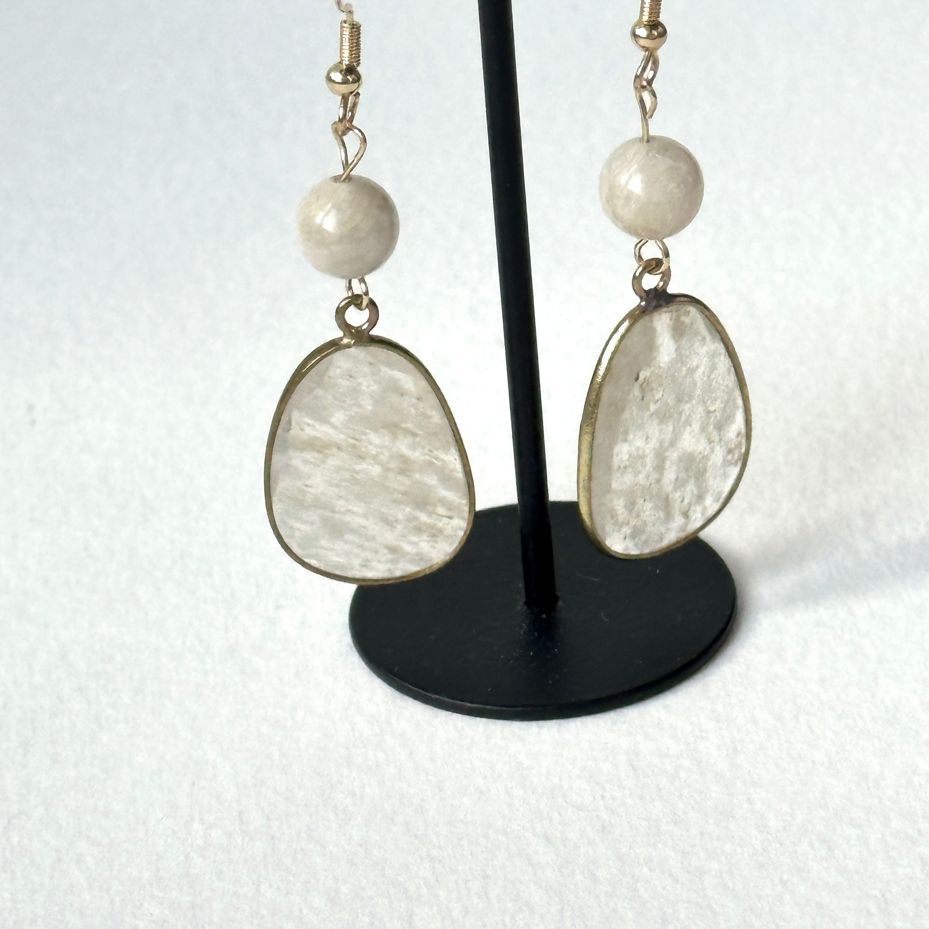 E29 [Glass meteorite] Libyan gold meteorite gold-plated earrings