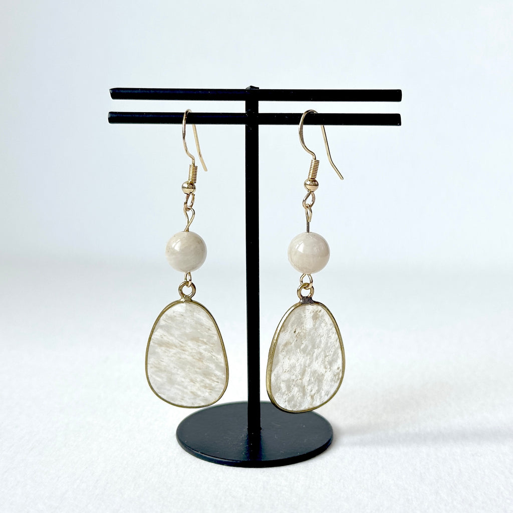 E29 [Glass meteorite] Libyan gold meteorite gold-plated earrings