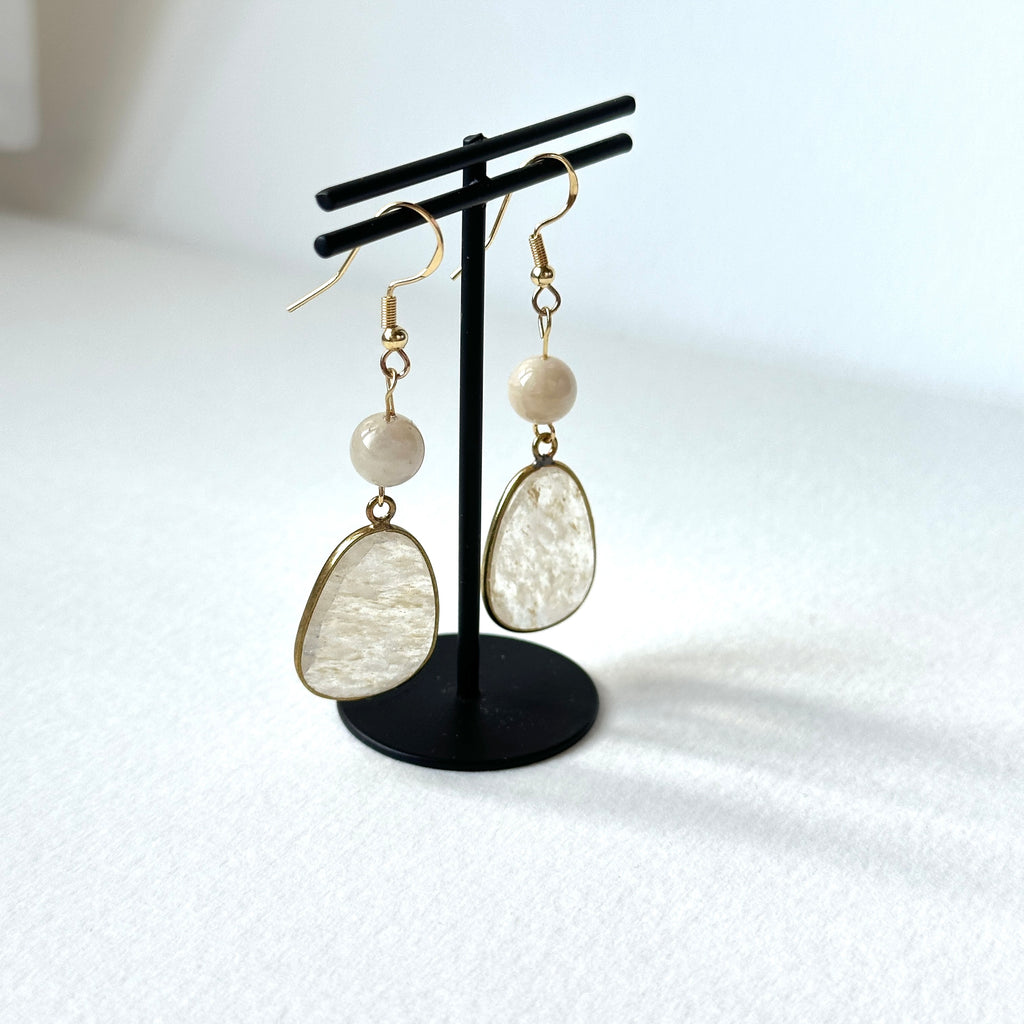 E29 [Glass meteorite] Libyan gold meteorite gold-plated earrings