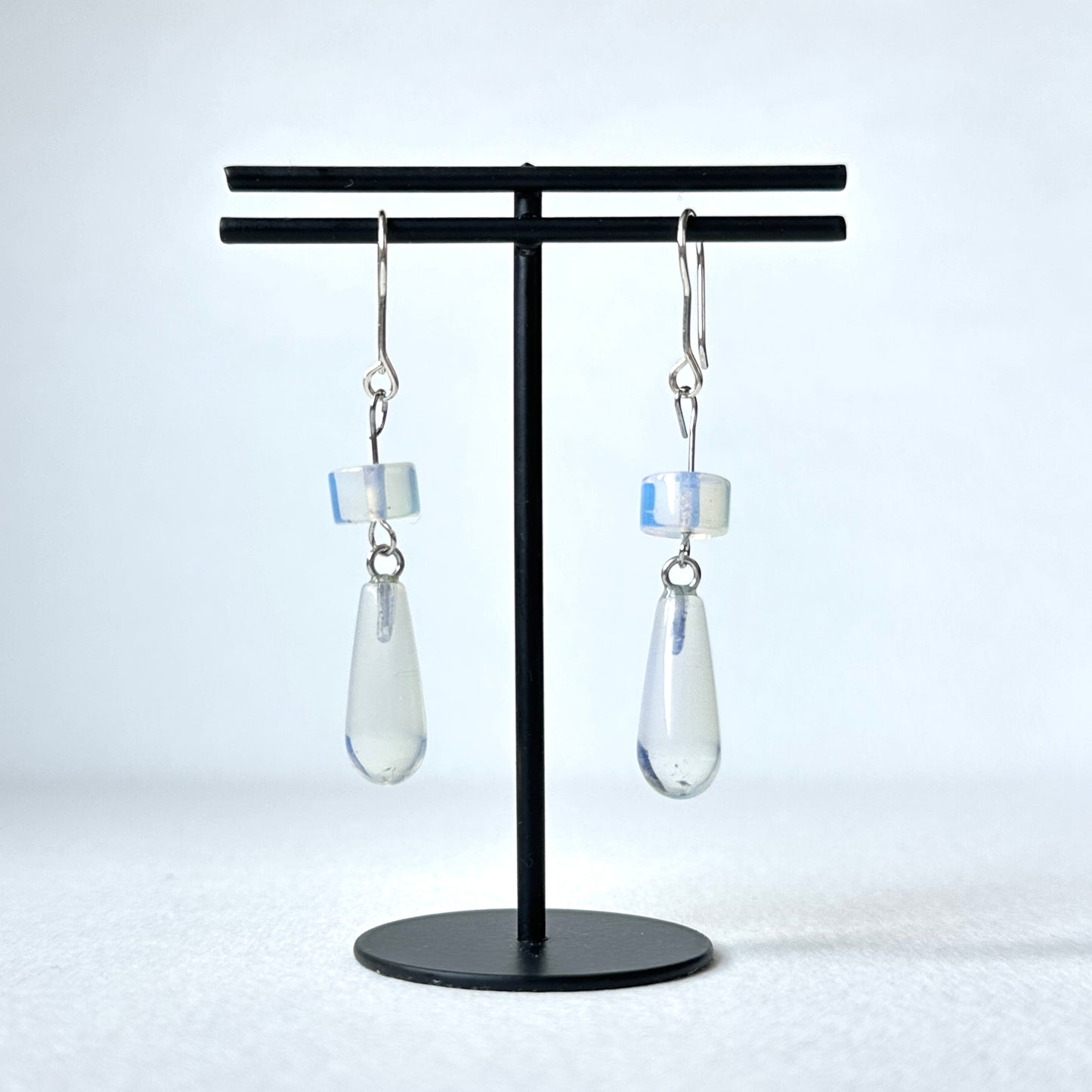 E29 [Glass meteorite] Libyan gold meteorite gold-plated earrings