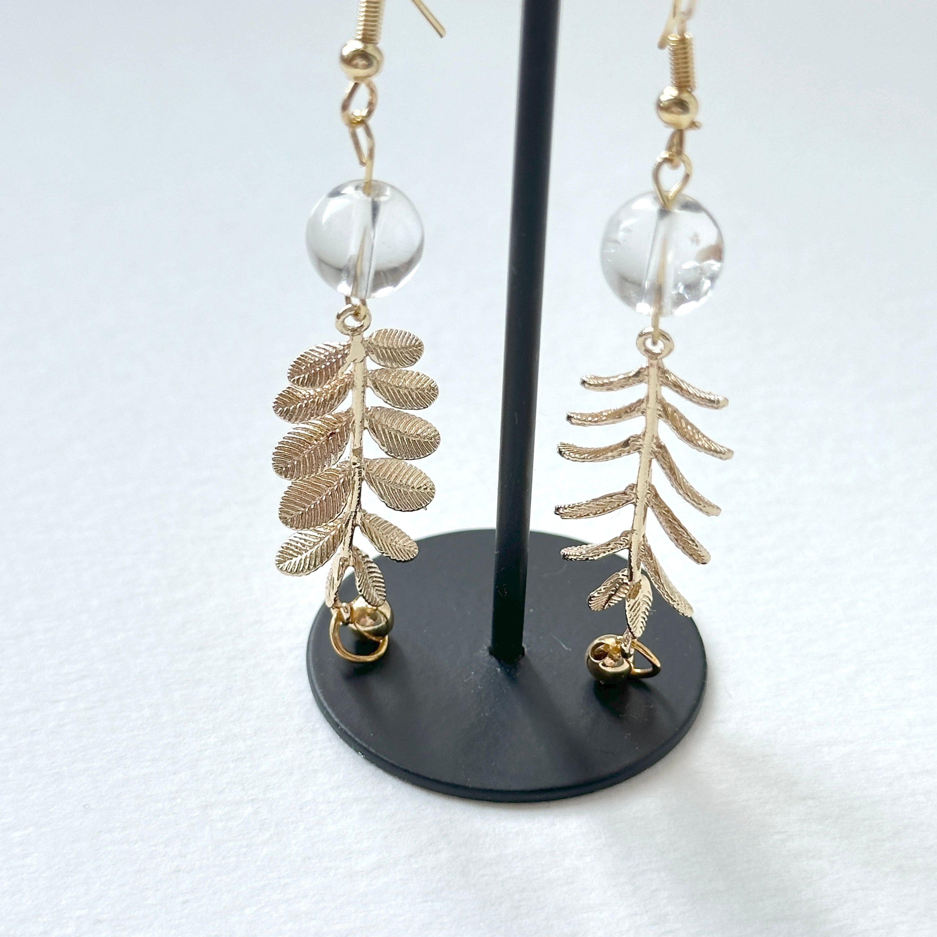 E29 [Glass meteorite] Libyan gold meteorite gold-plated earrings