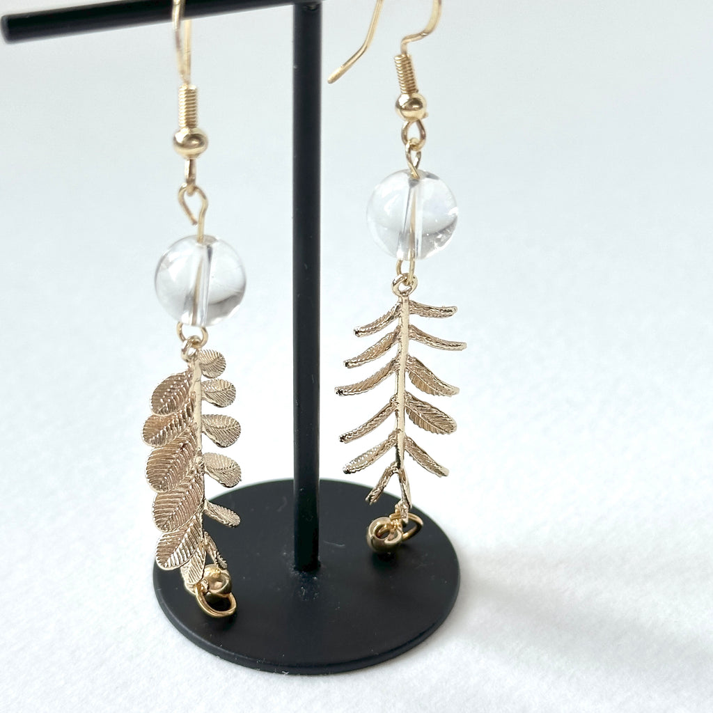 E29 [Glass meteorite] Libyan gold meteorite gold-plated earrings