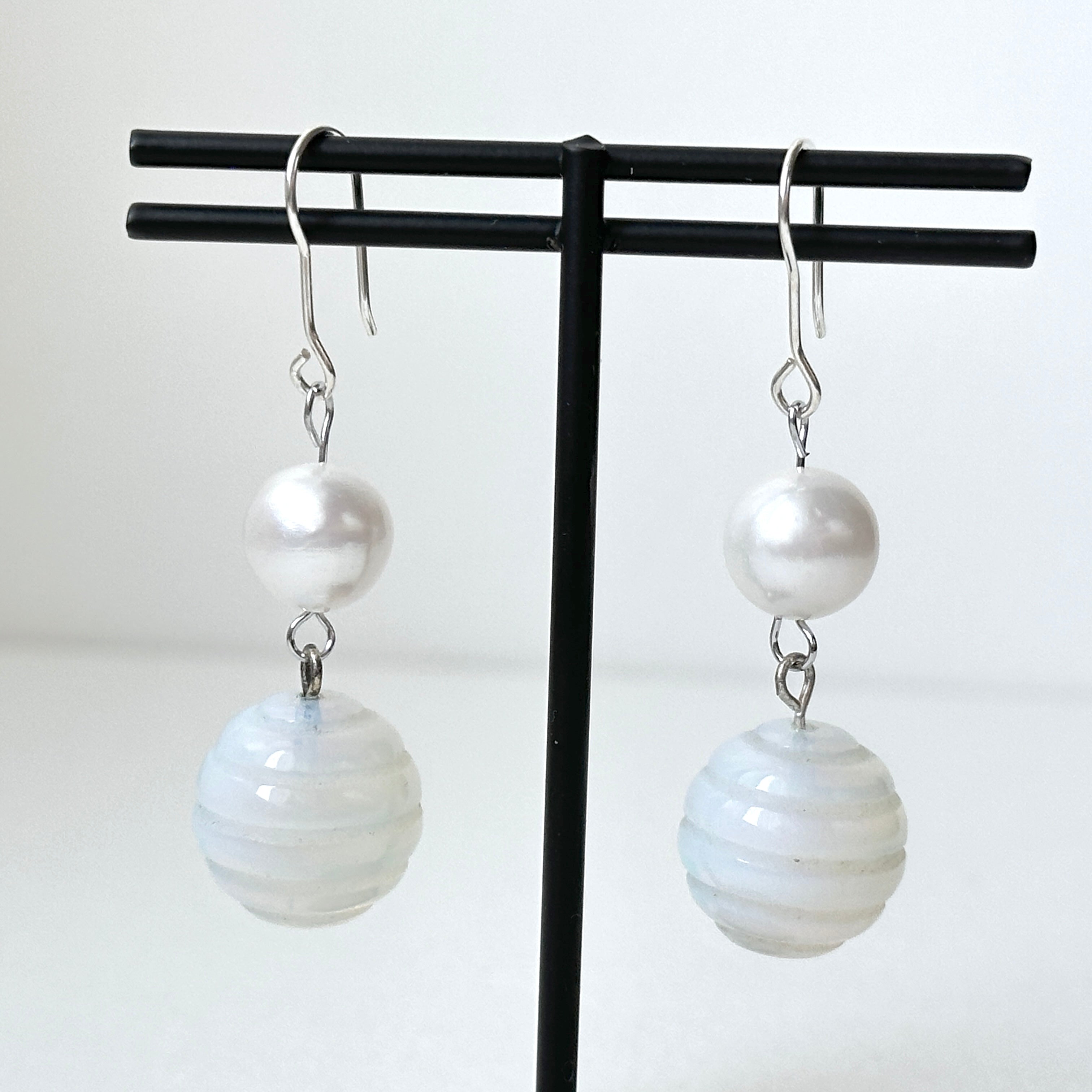 E40【天秤天蠍座|10月】蛋白石|圓球|淡水珍珠|耳環