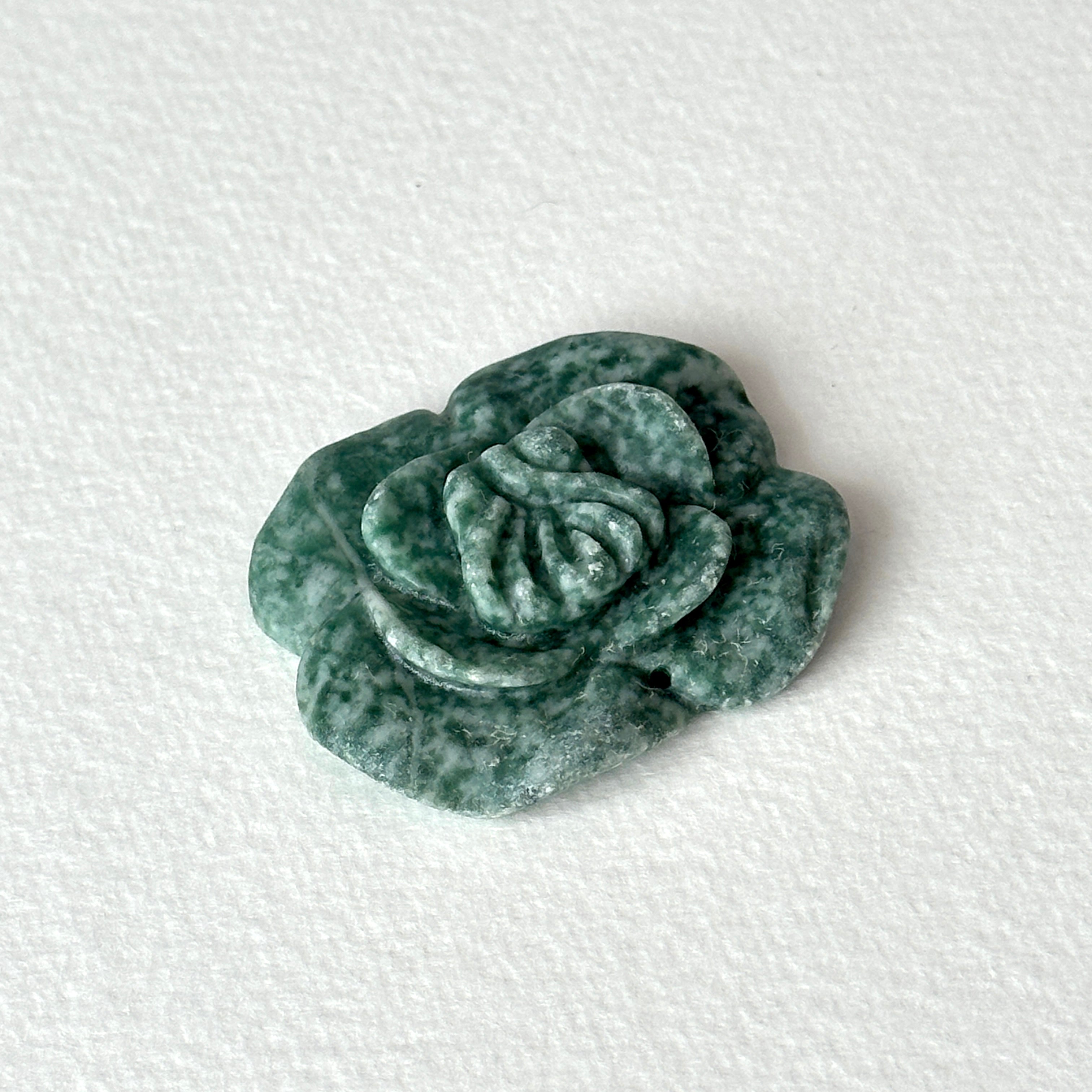 TS48【原石】白松石綠點石櫻桃晶雕花擺設