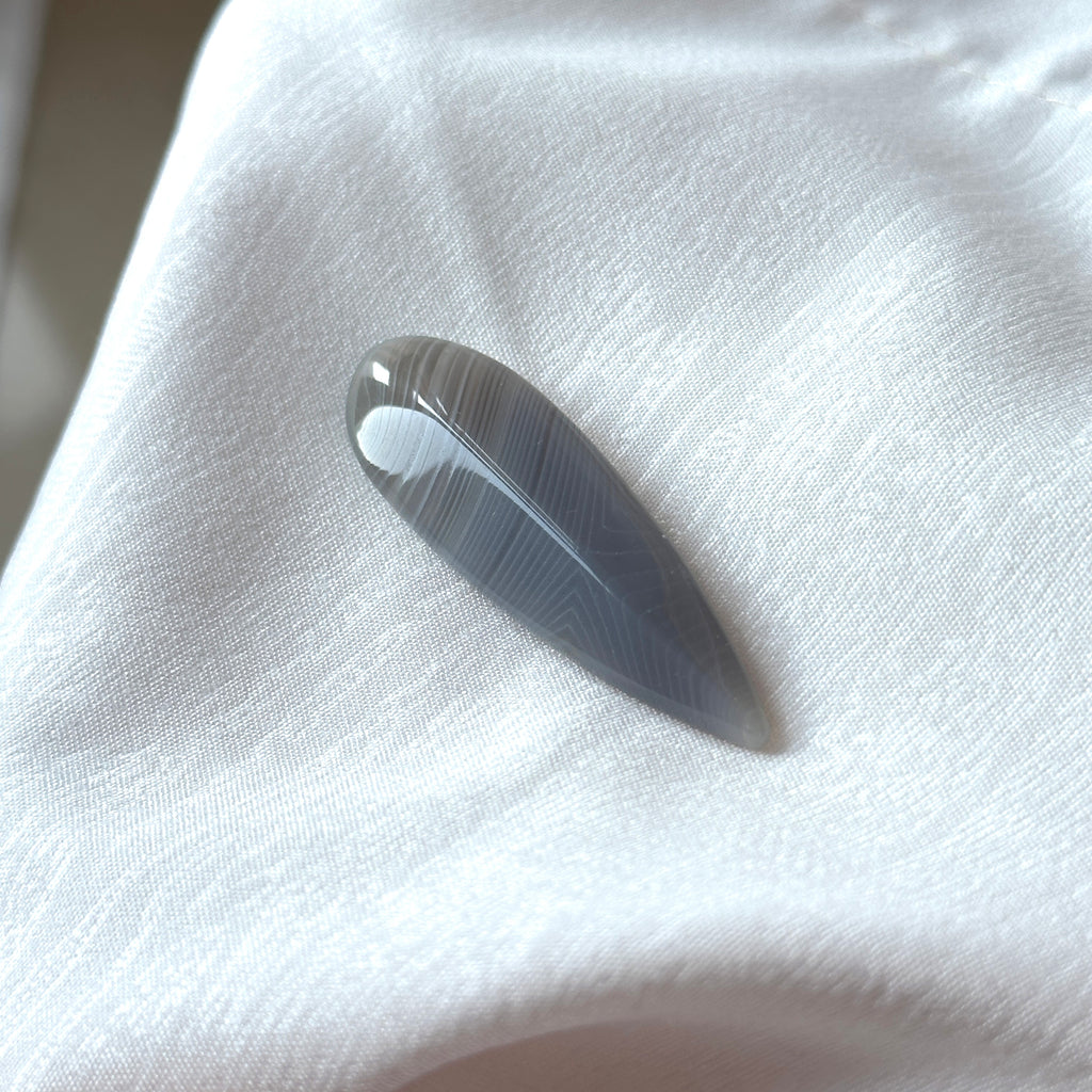 TS38【護身符原石】灰瑪瑙迷你水滴