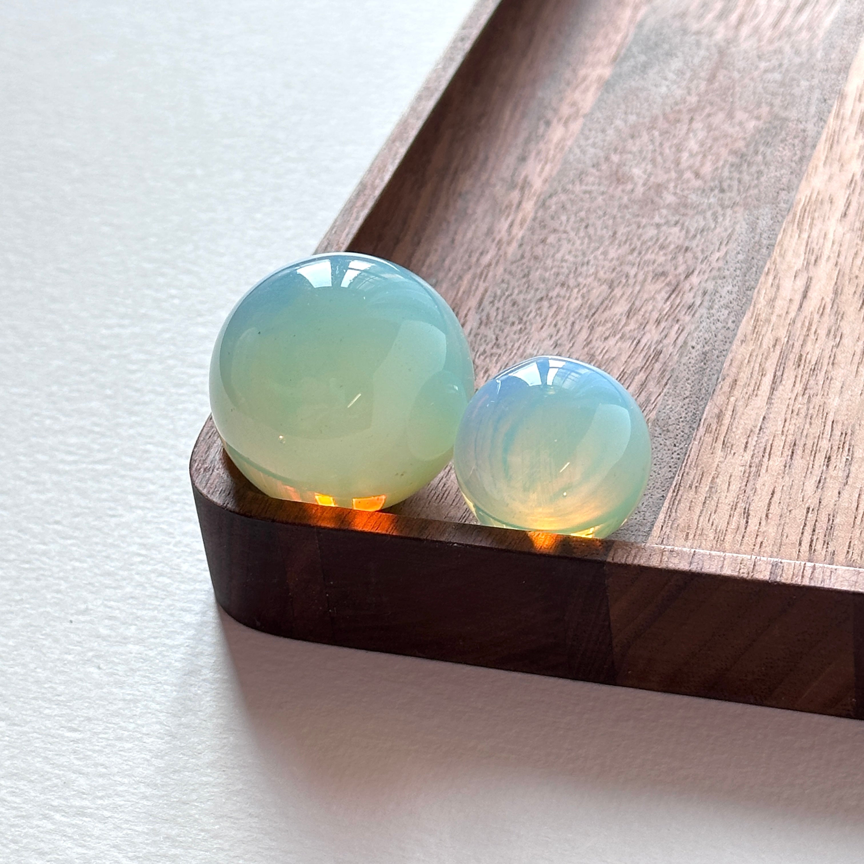 TS49【水晶滾石】蛋白石球