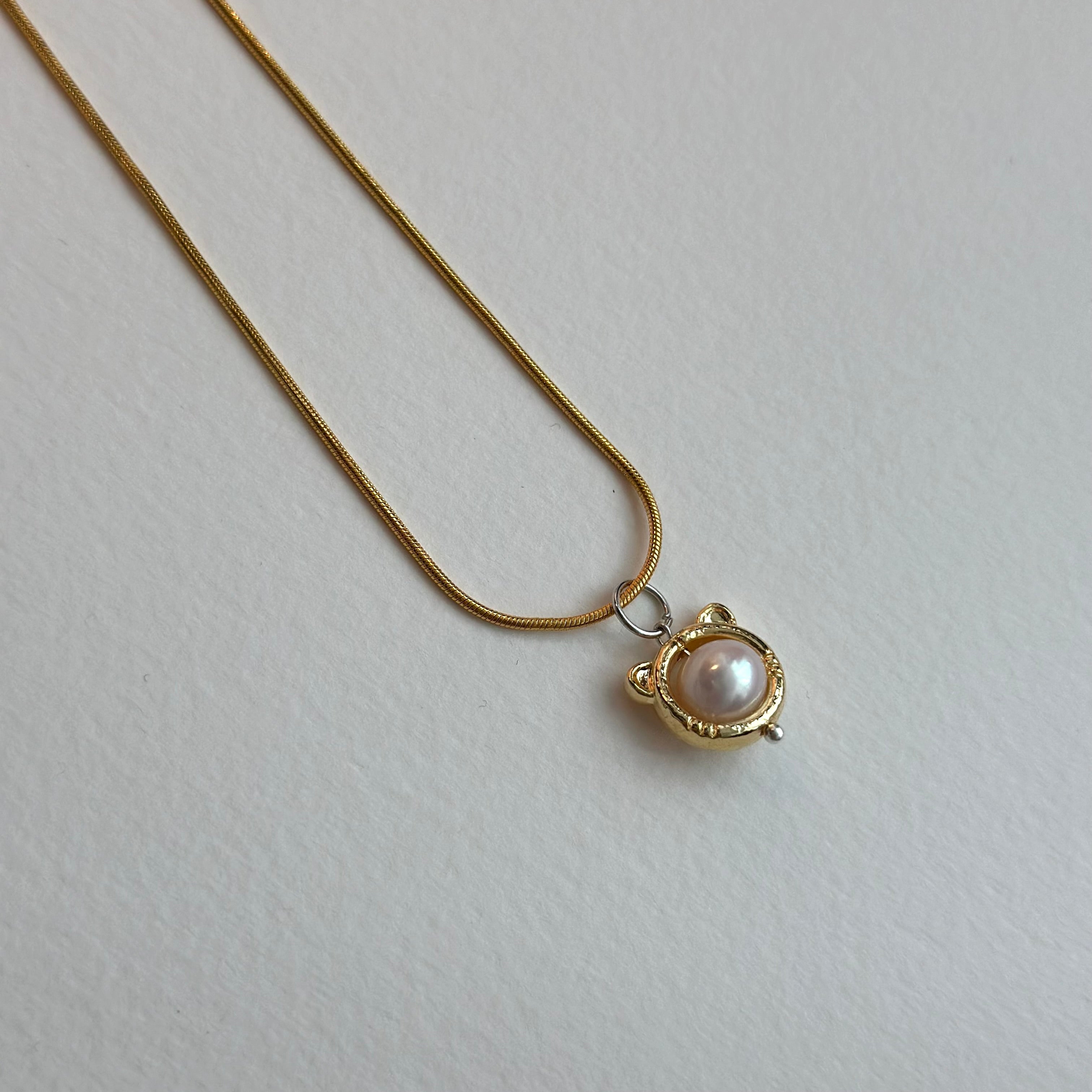 N9【Simple Gold Jewelry】 Cat Ear Freshwater Pearl Necklace