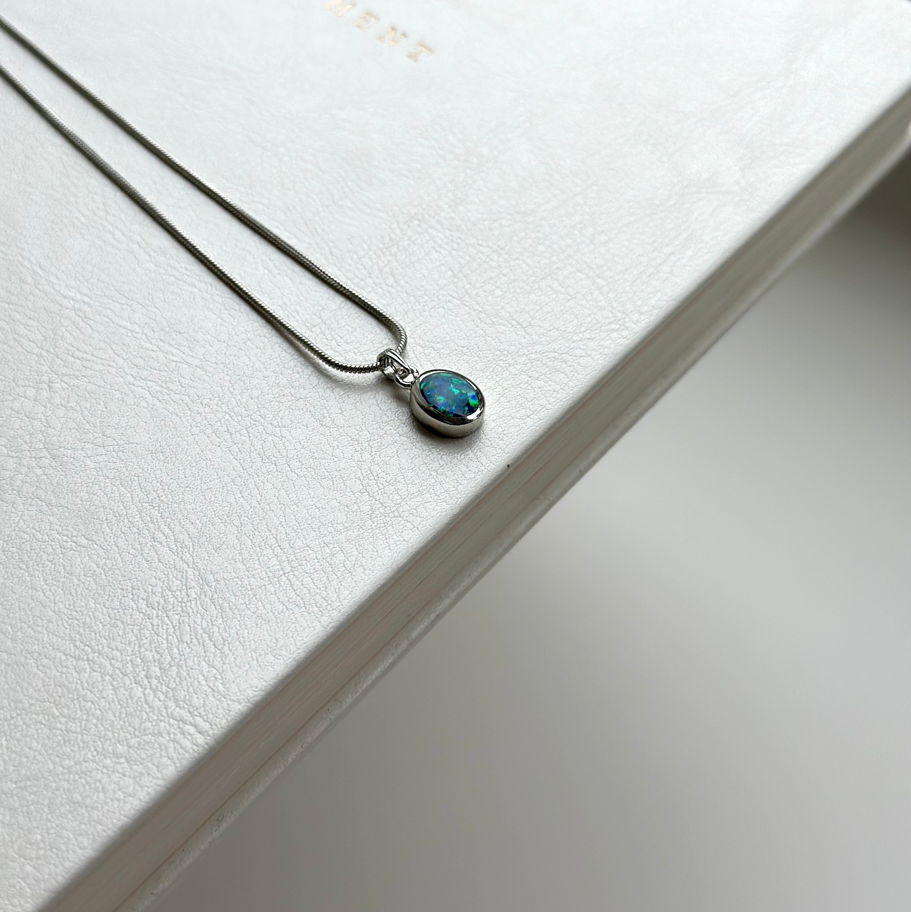 N14 [Small Bean Simple Silver Jewelry] Opal 925 Goose Egg Necklace