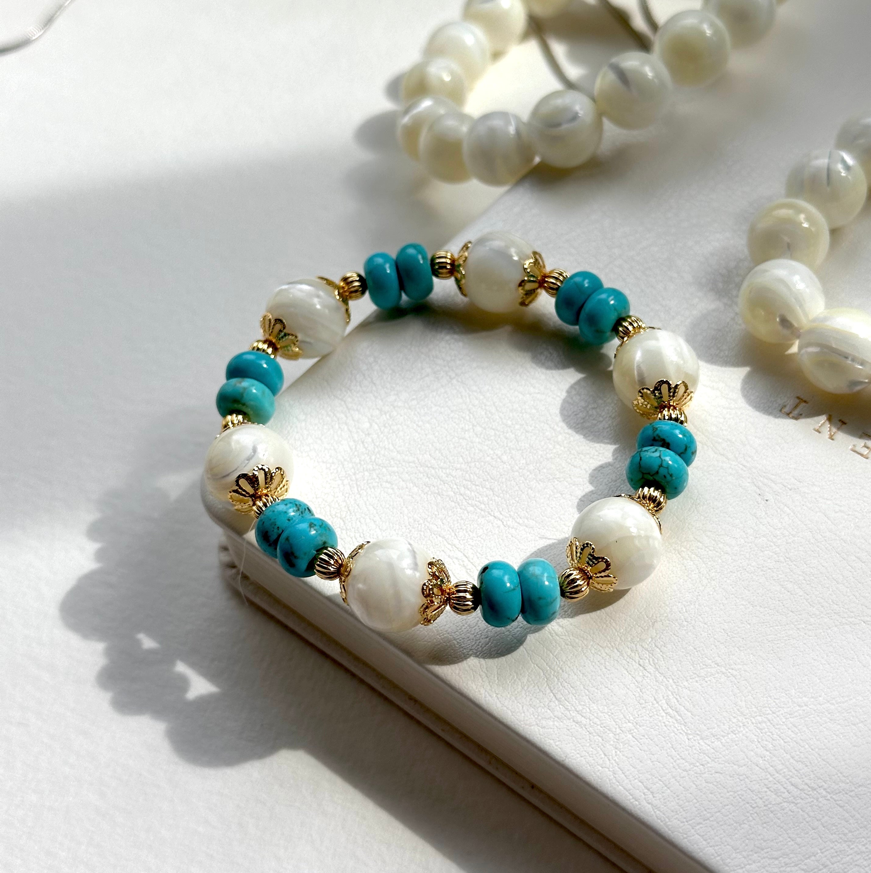 BS78【羅馬浮沙】白貝母馬蹄螺松石鍍金手鏈手串