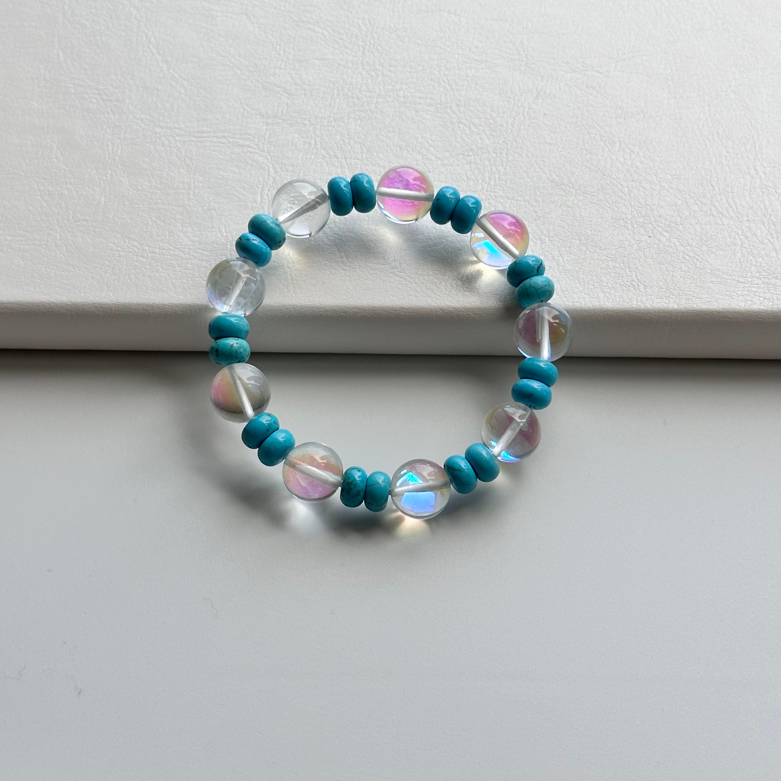 BS85 [Blue Light Glass Series] White Glass Turquoise Bracelet