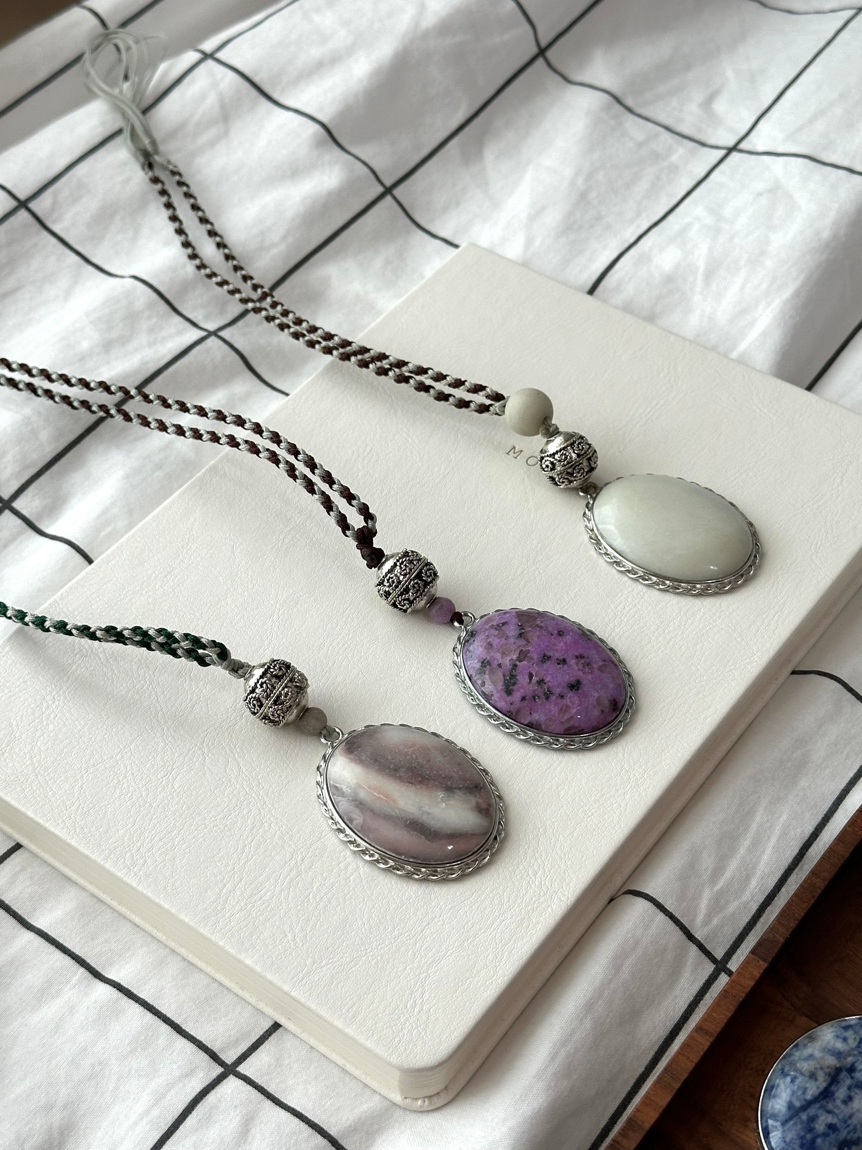 N89 [Protection and Implementation] Hematite Peace Buckle Silver-plated Braided Rope Necklace