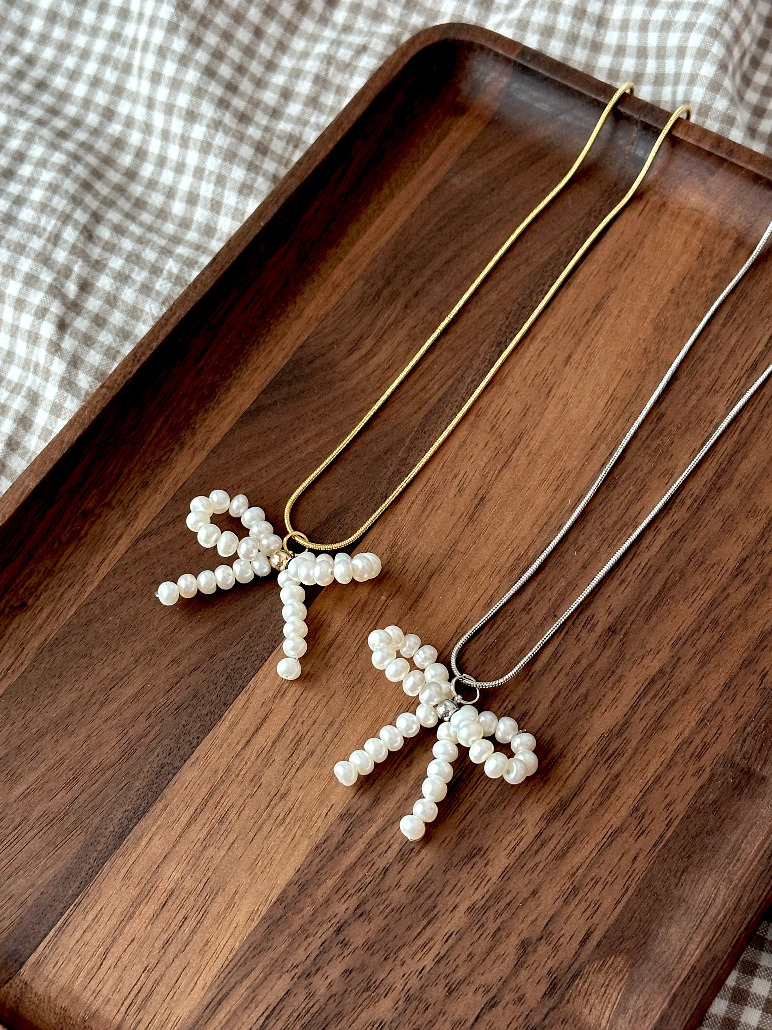 N18 [Bow] Freshwater Pearl Bow Necklace