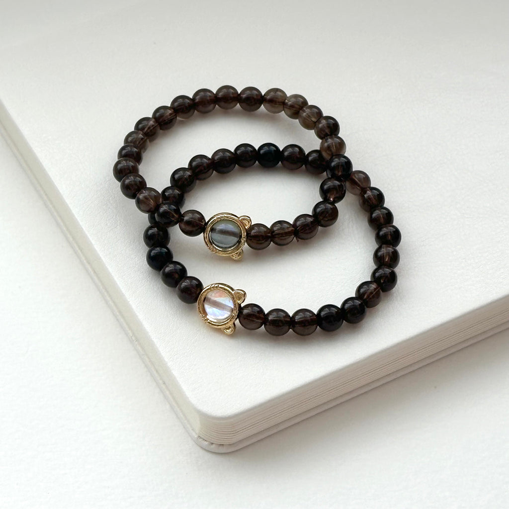 BS89 Smoky Quartz Blue and White Glass Cat Bracelet with Gold Plating (Blue/White Glass)