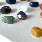 TS5【水晶滾石】七脈輪滾石