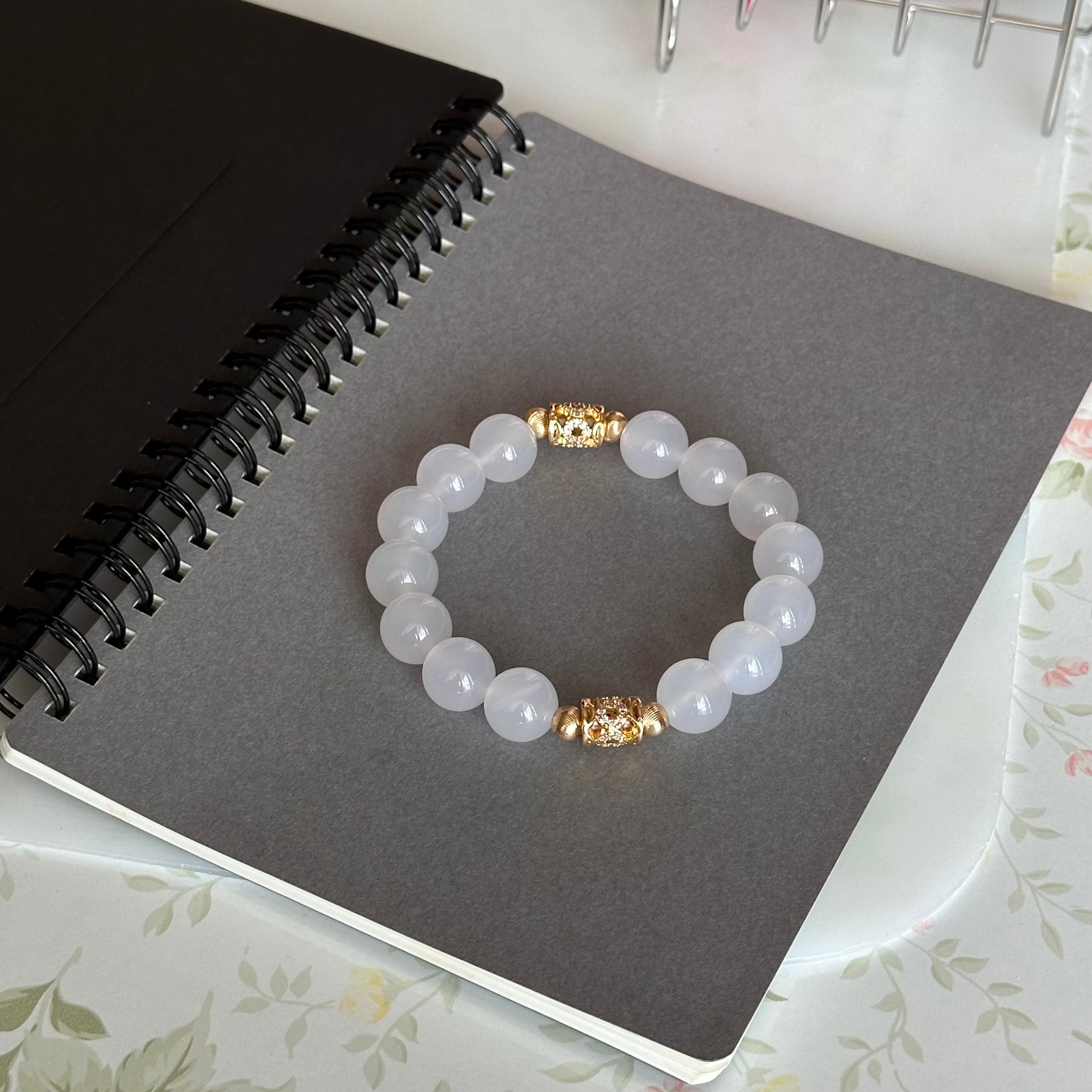 BS118 [Bai Han] White Agate • 18k gold-plated carved hollow bracelet