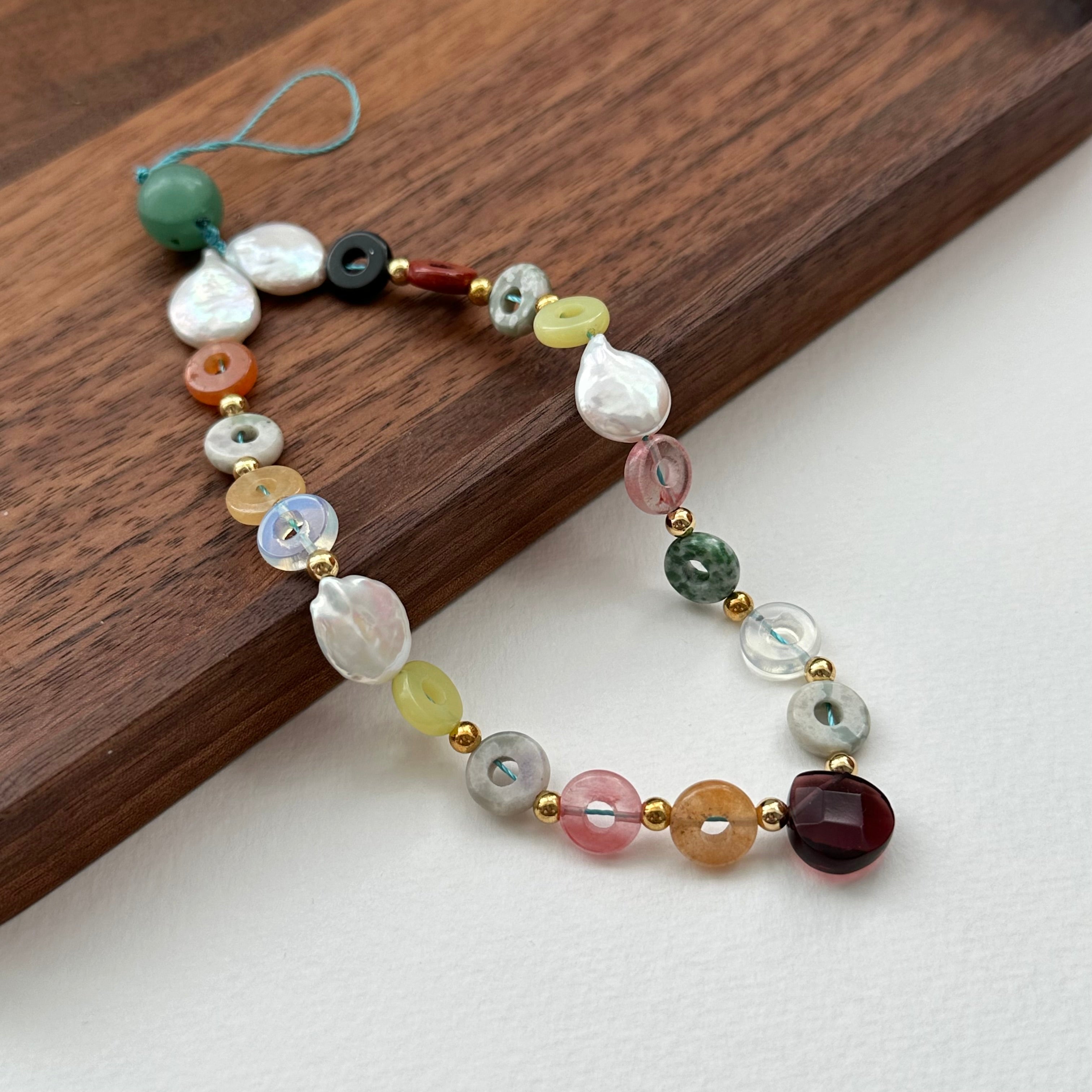 S5 [Gemstone Phone/Camera Pendant Chain/Lasso] Green Aventurine | Freshwater Pearl | Vintage | Teardrop Faceted Glass Gold Plated Pendant Rope