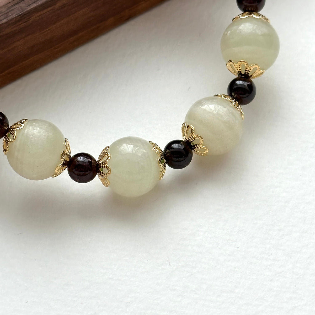 BS126 [Taurus Guardian Stone] Green Stone Garnet Gold-plated Bracelet