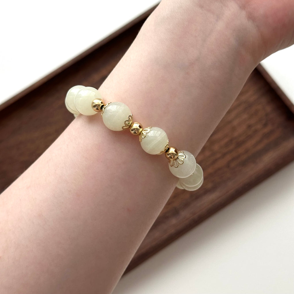 BS133 [Taurus Guardian Stone] Green Stone 18k Simple Gold-plated Flower Bracelet