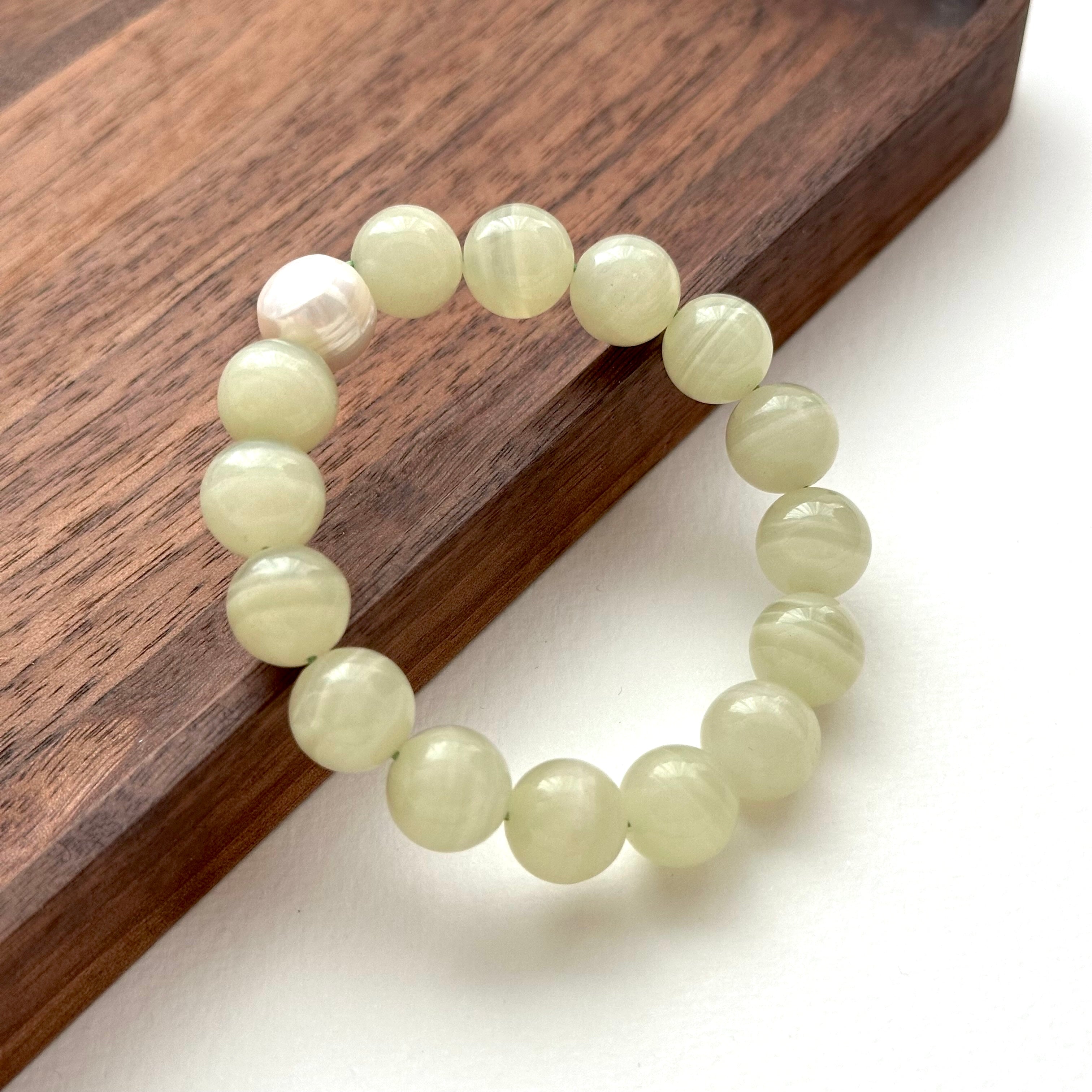 BS129 [Taurus Guardian Stone] Green Stone Freshwater Pearl Bracelet