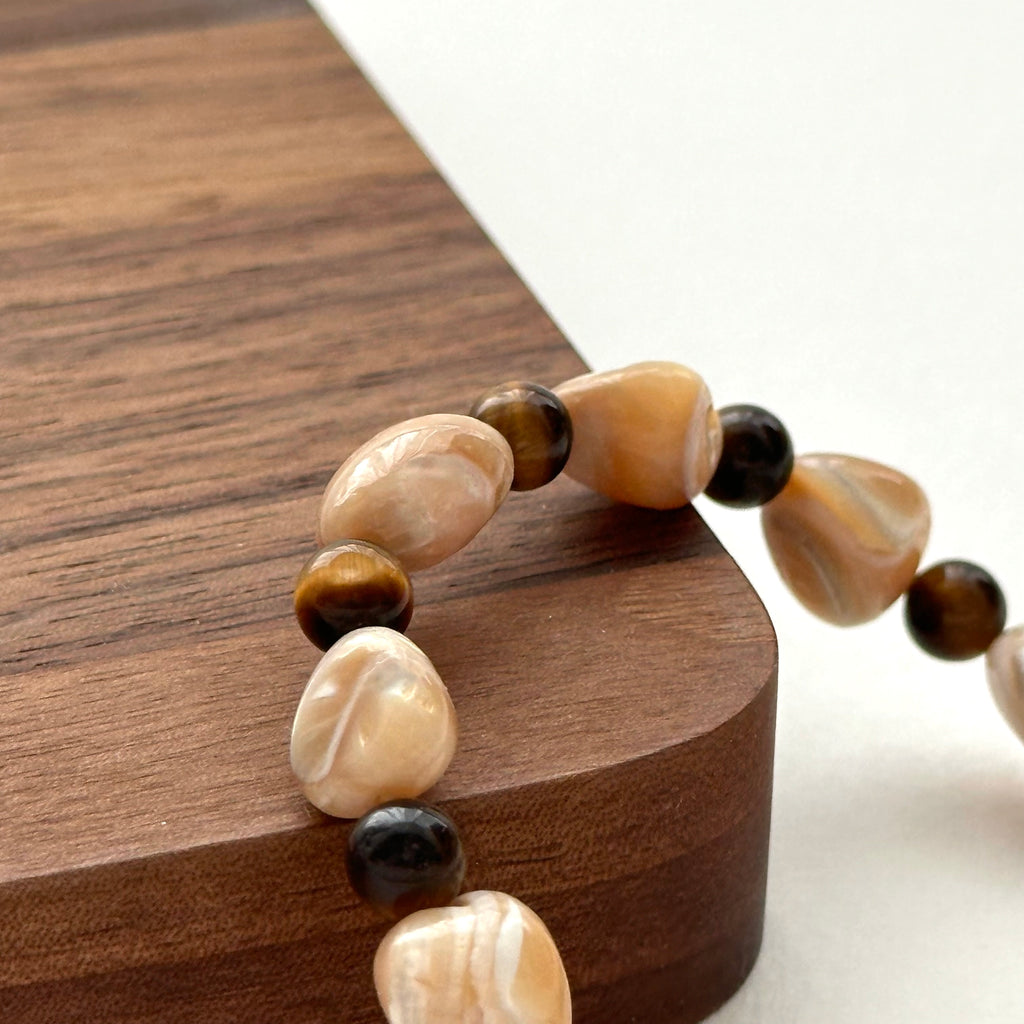 BS135 [Drifting Memories] Shell Yellow Tiger Eye Bracelet
