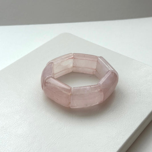 【微瑕疵福利品｜一圖一物】 【天秤天蠍座|10月】粉晶厚手排