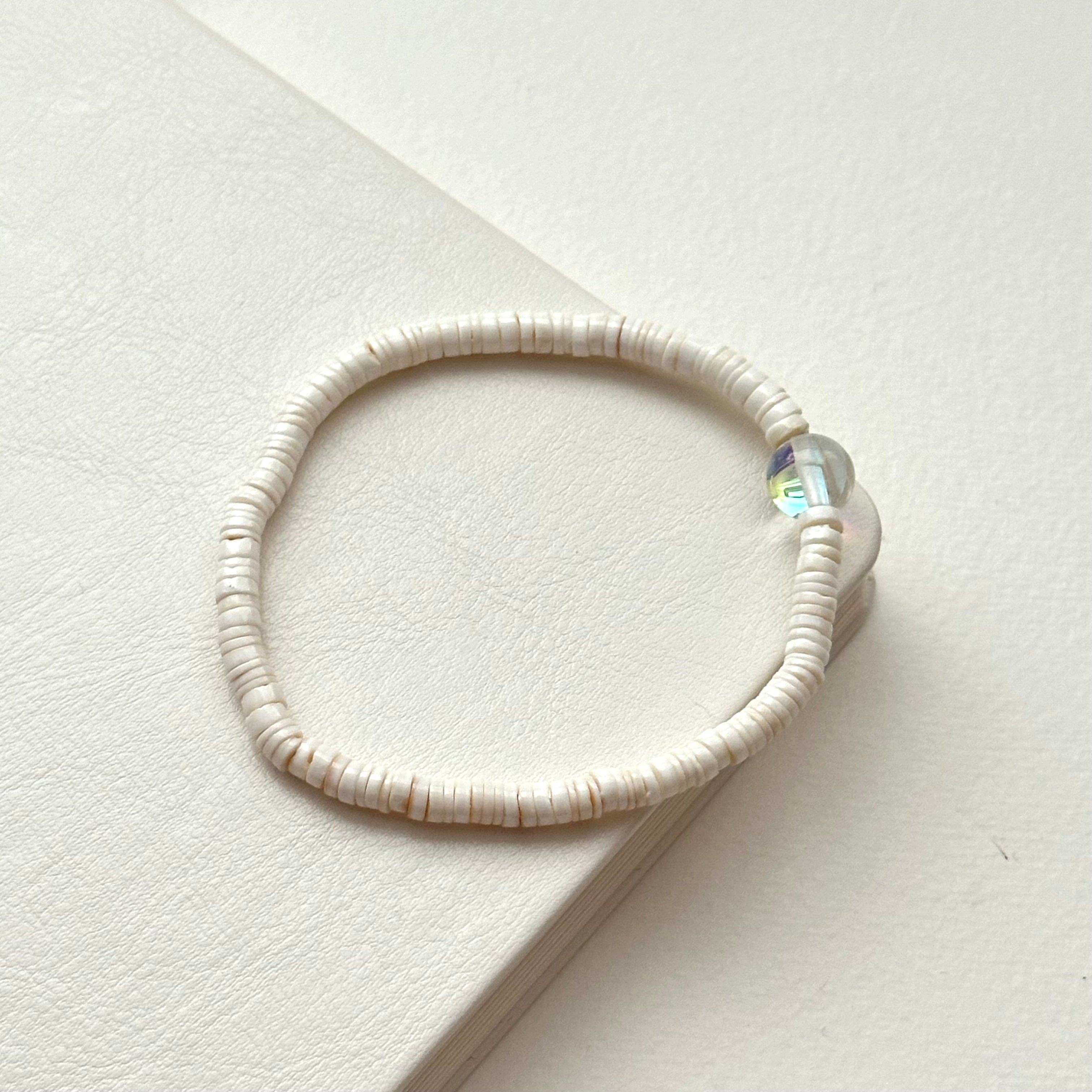BS147 【White Lover】 Shell White Moonlight Glass Bracelet