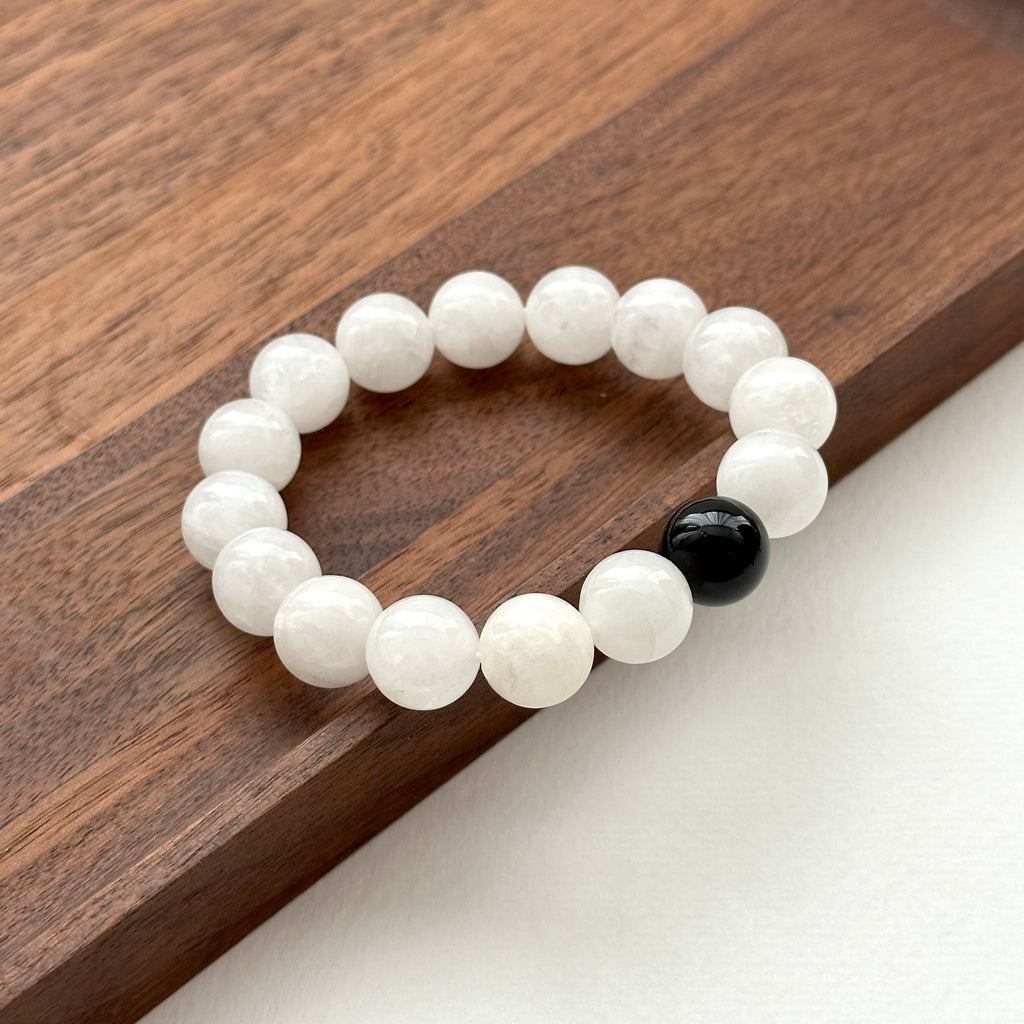 BS149 [Black and White Guardian Stone] White Stone Black Agate Bracelet