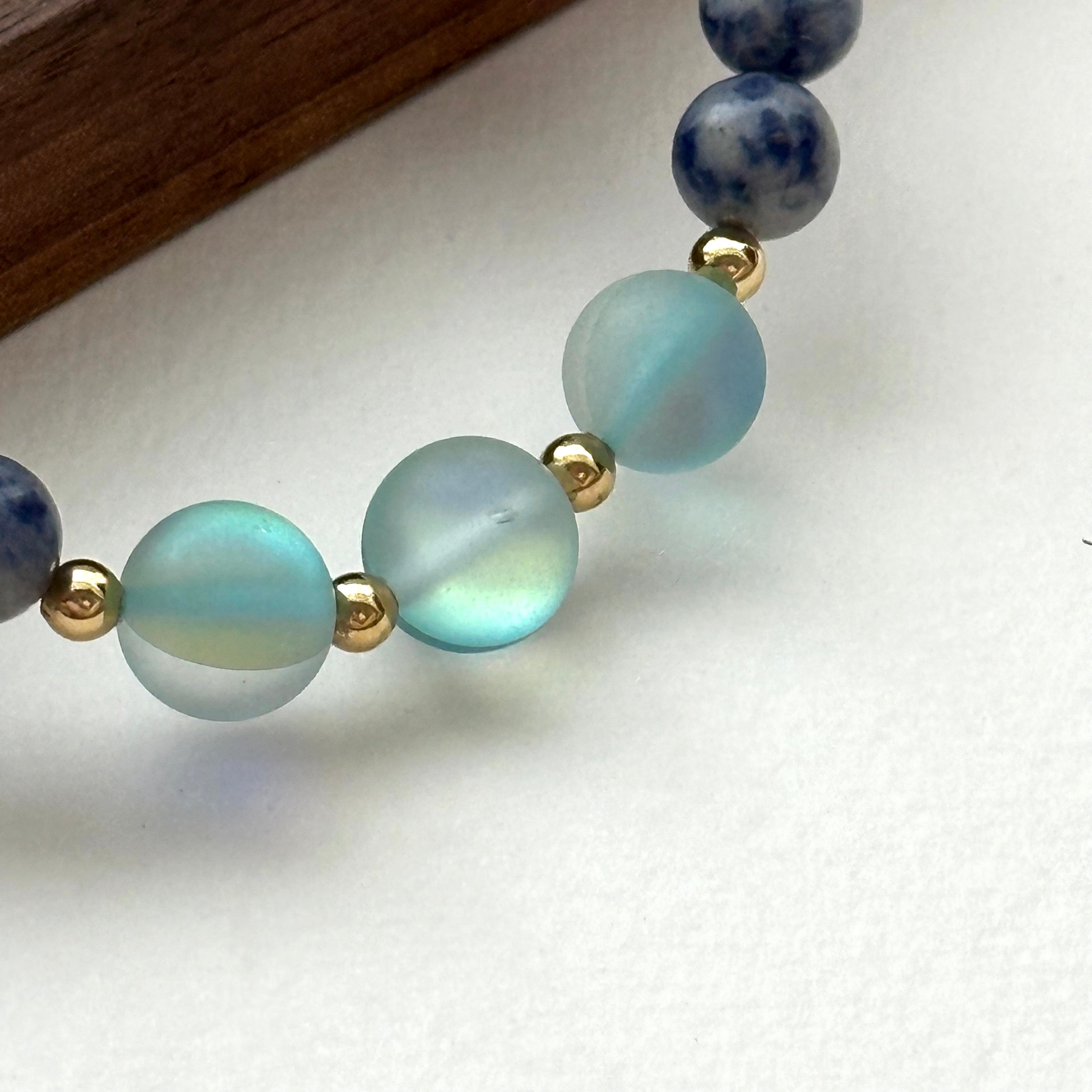 BS168 [Clarify Yourself] Blue Stone Blue Glass Simple Gold-plated Bracelet