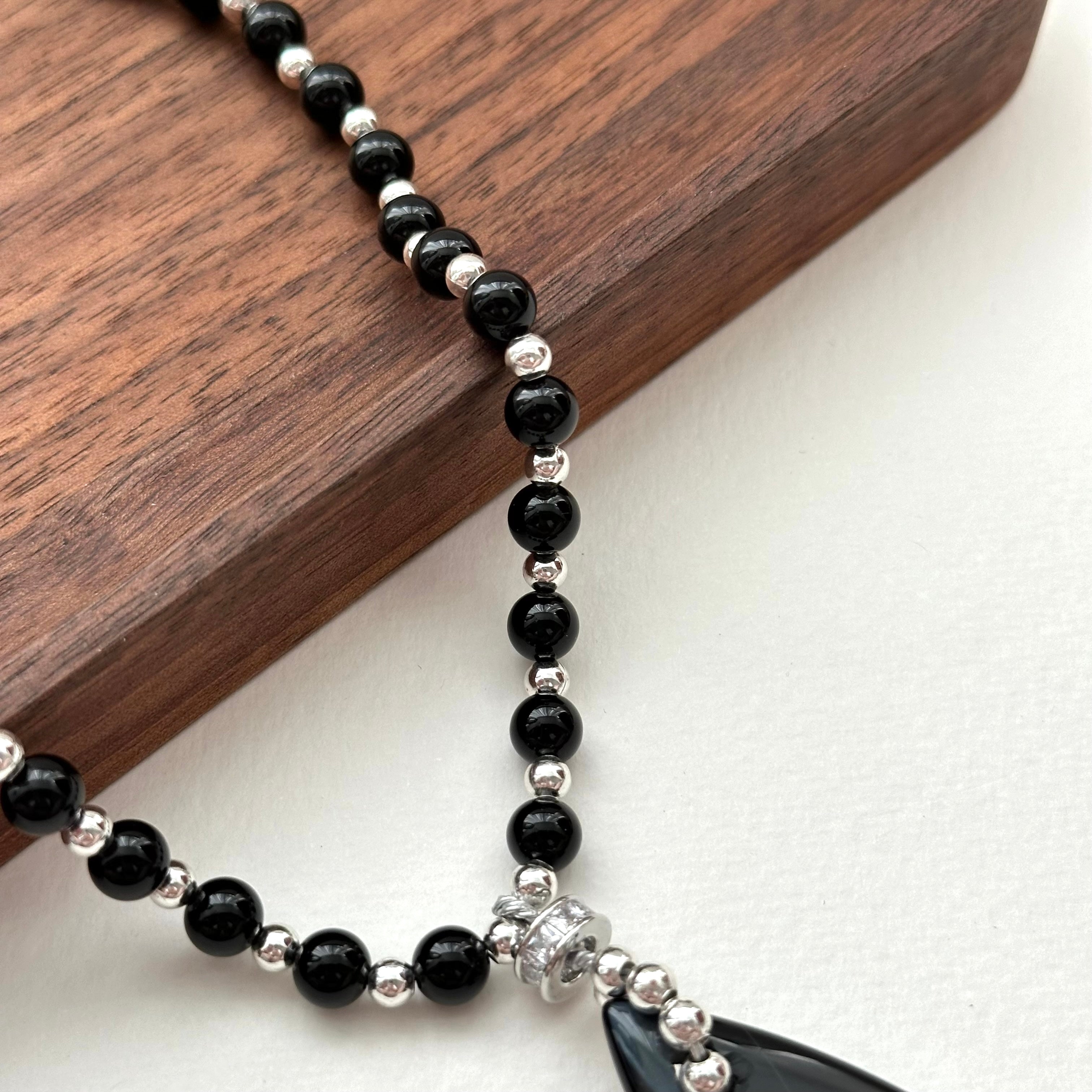 N33【獅子處女座|8月】黑瑪瑙水滴古典鍍銀頸鏈項鏈