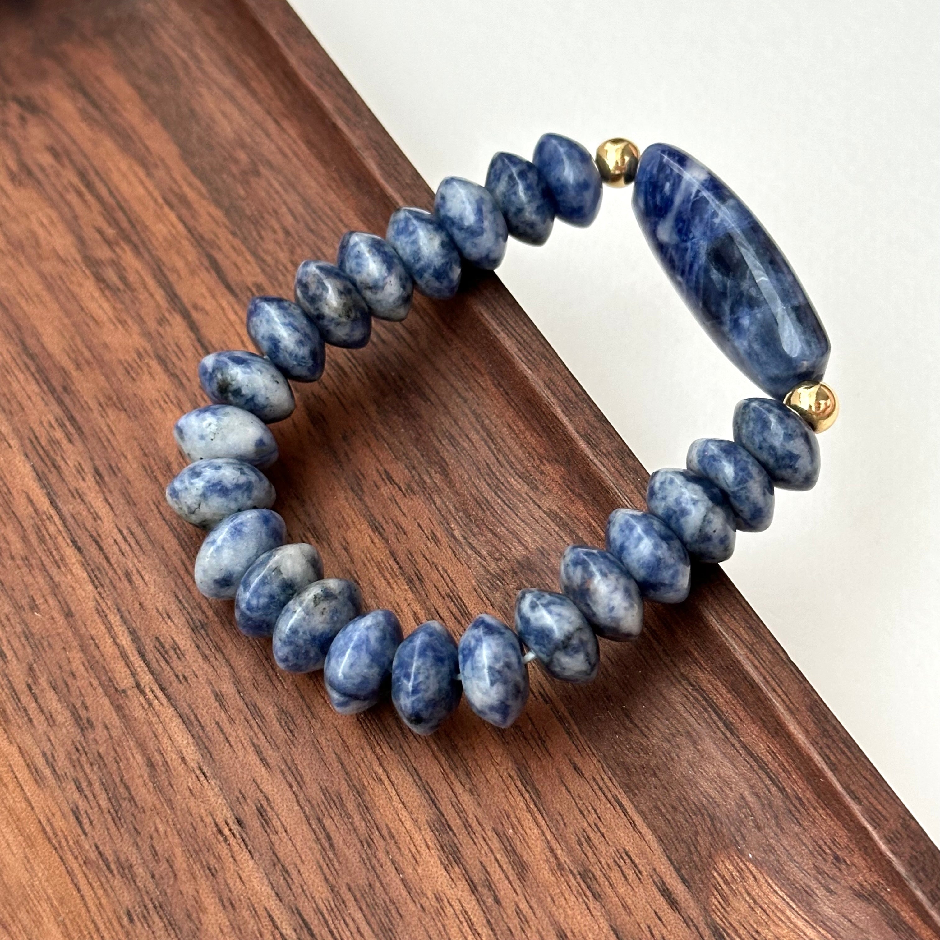 BS171 [Clarify Yourself] Blue Stone Butterfly Bead Simple Gold-plated Bracelet