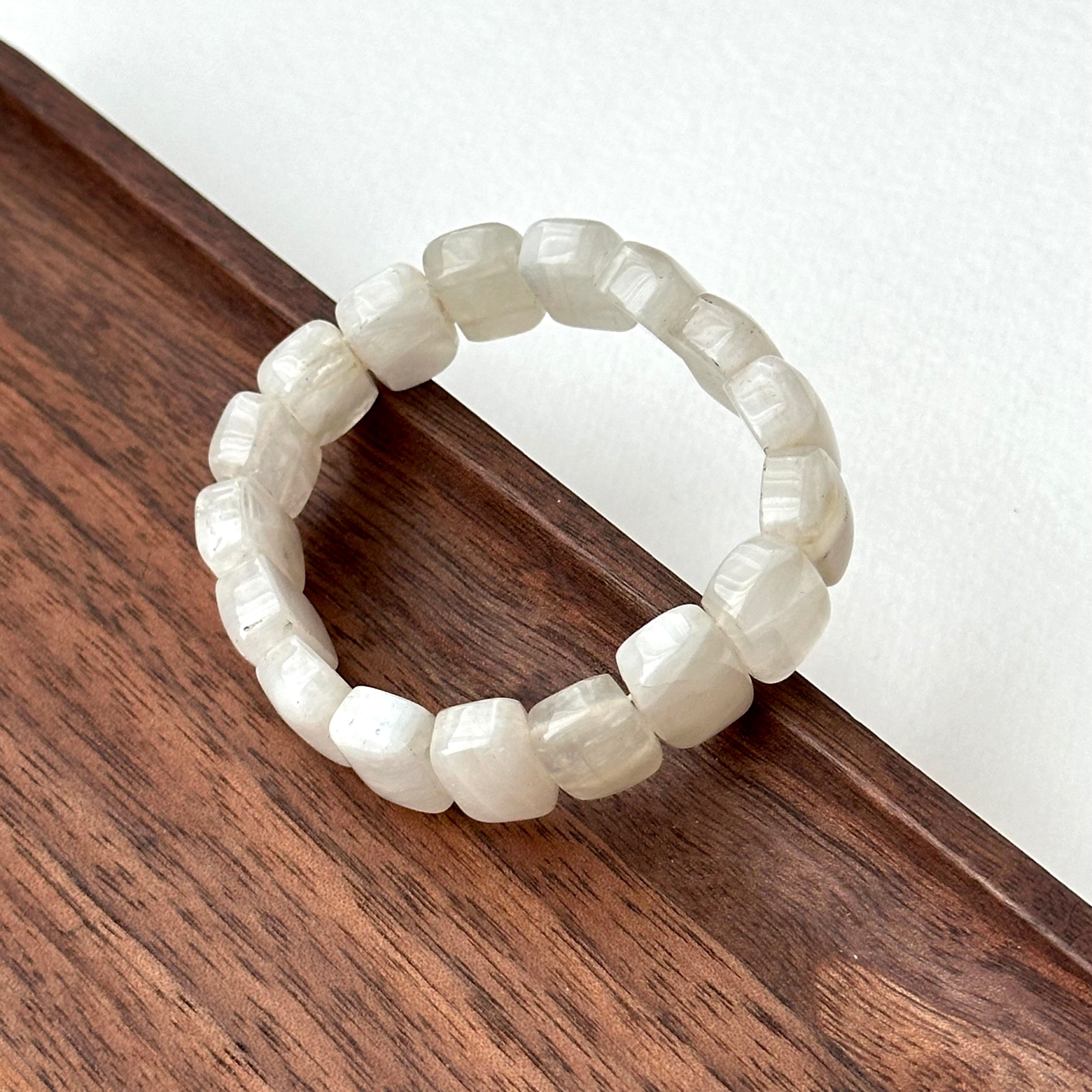 【微瑕疵福利品】白拉長石純珠輕手排 B78