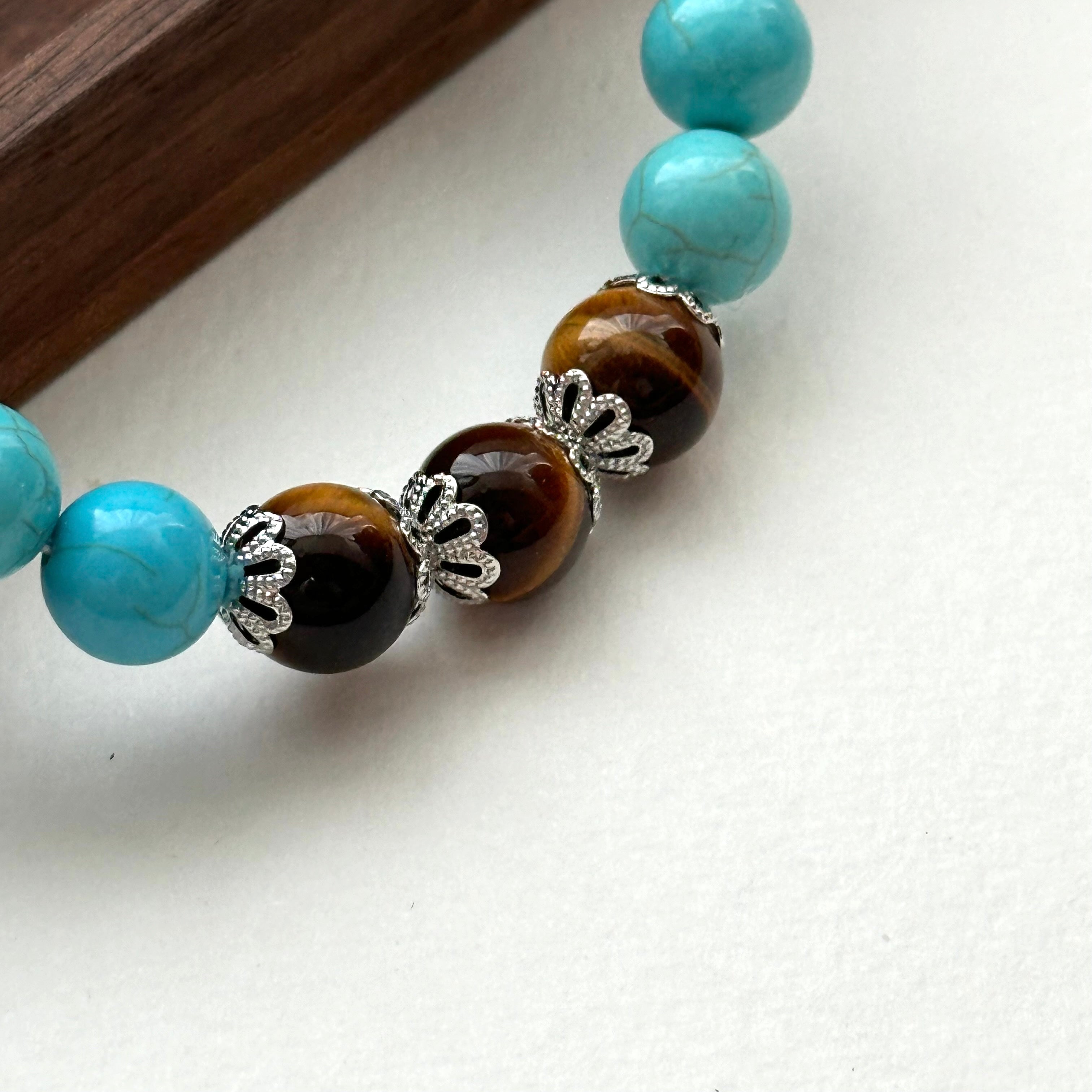 BS180 [Sagittarius Capricorn | December Birthday] Blue Turquoise Yellow Tiger Eye Flower Silver Plated Bracelet