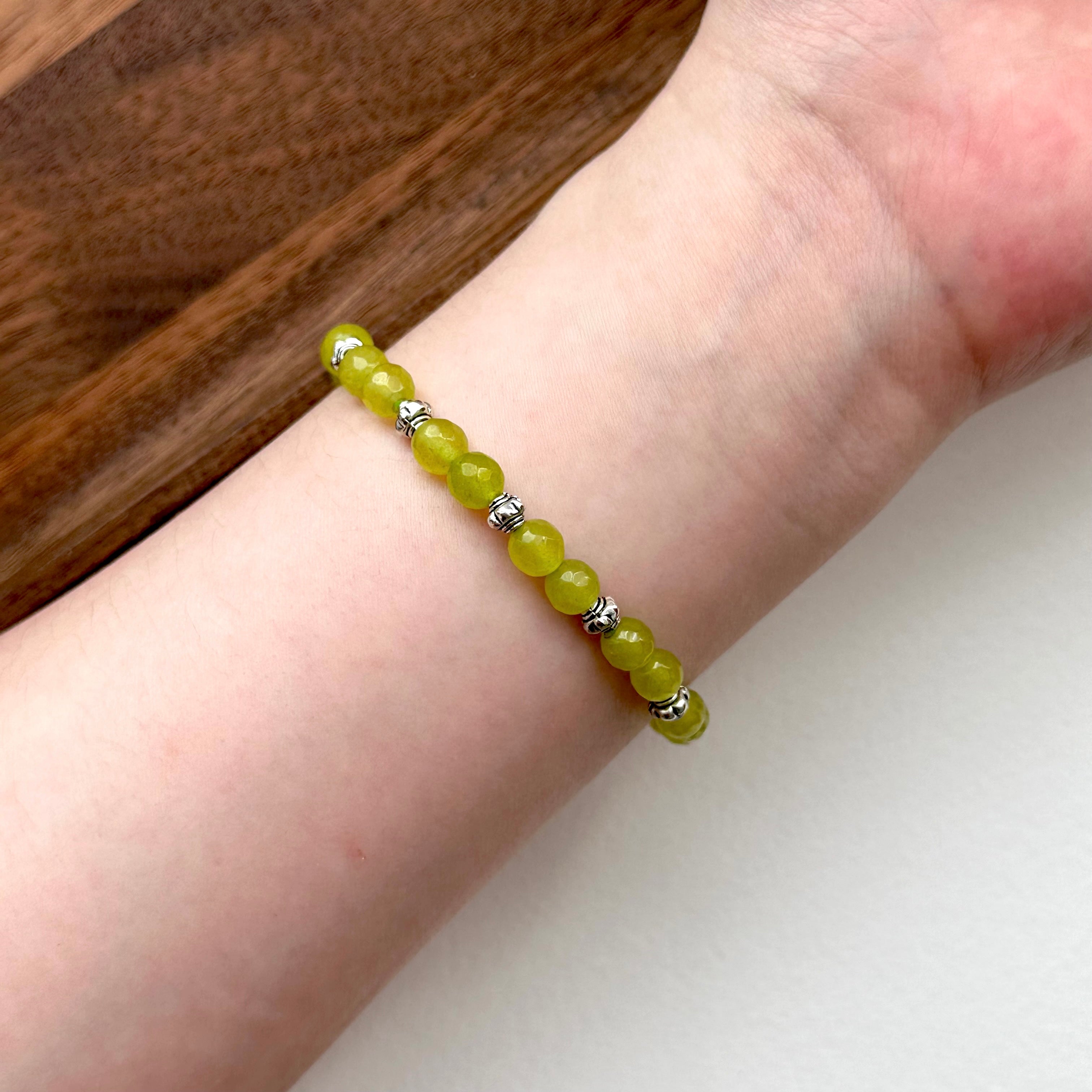 BS190 [Harmonious Balance] Green Stone Vintage Silver-plated Bracelet