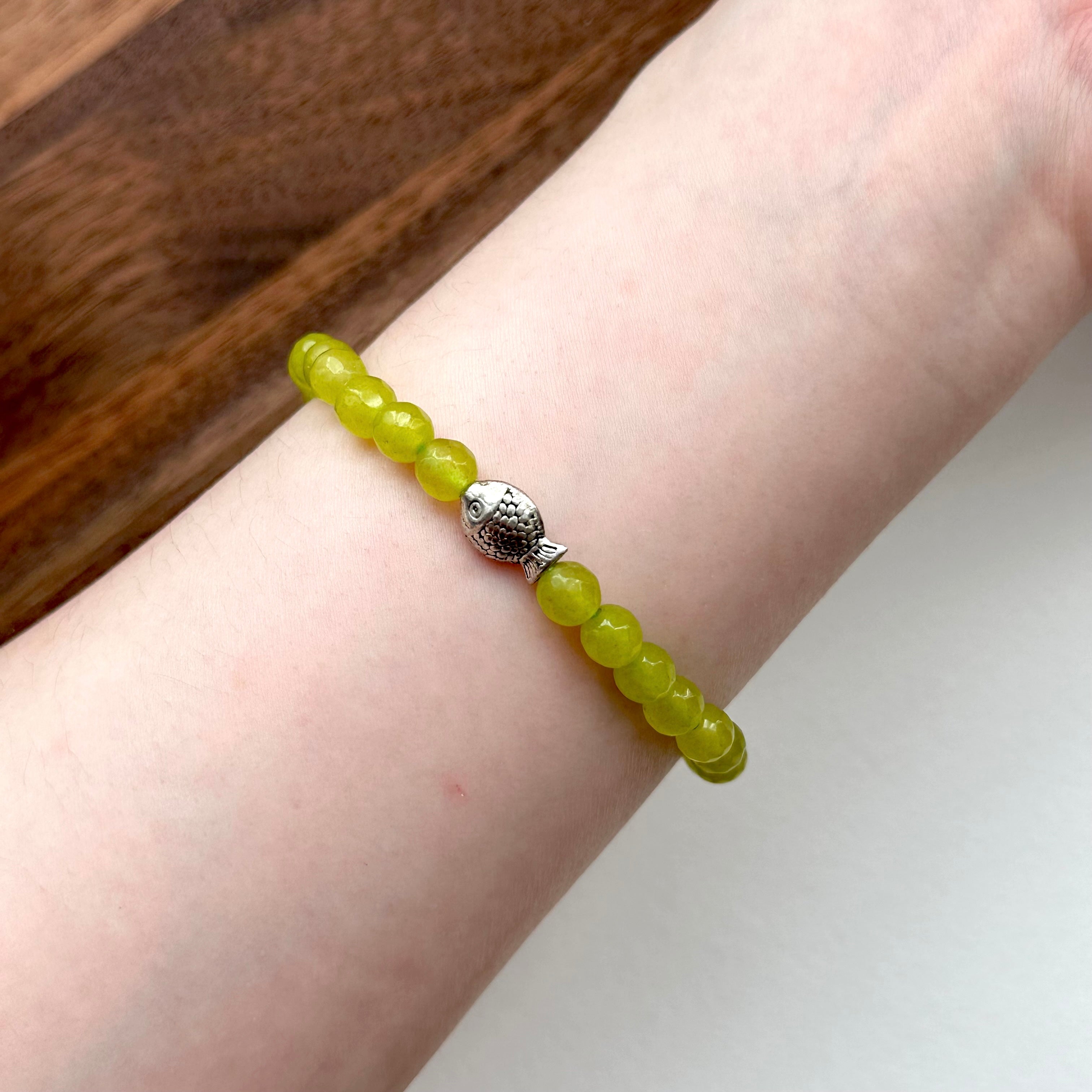 BS192 [Abundant Life] Green Stone Fish Retro Silver-plated Bracelet