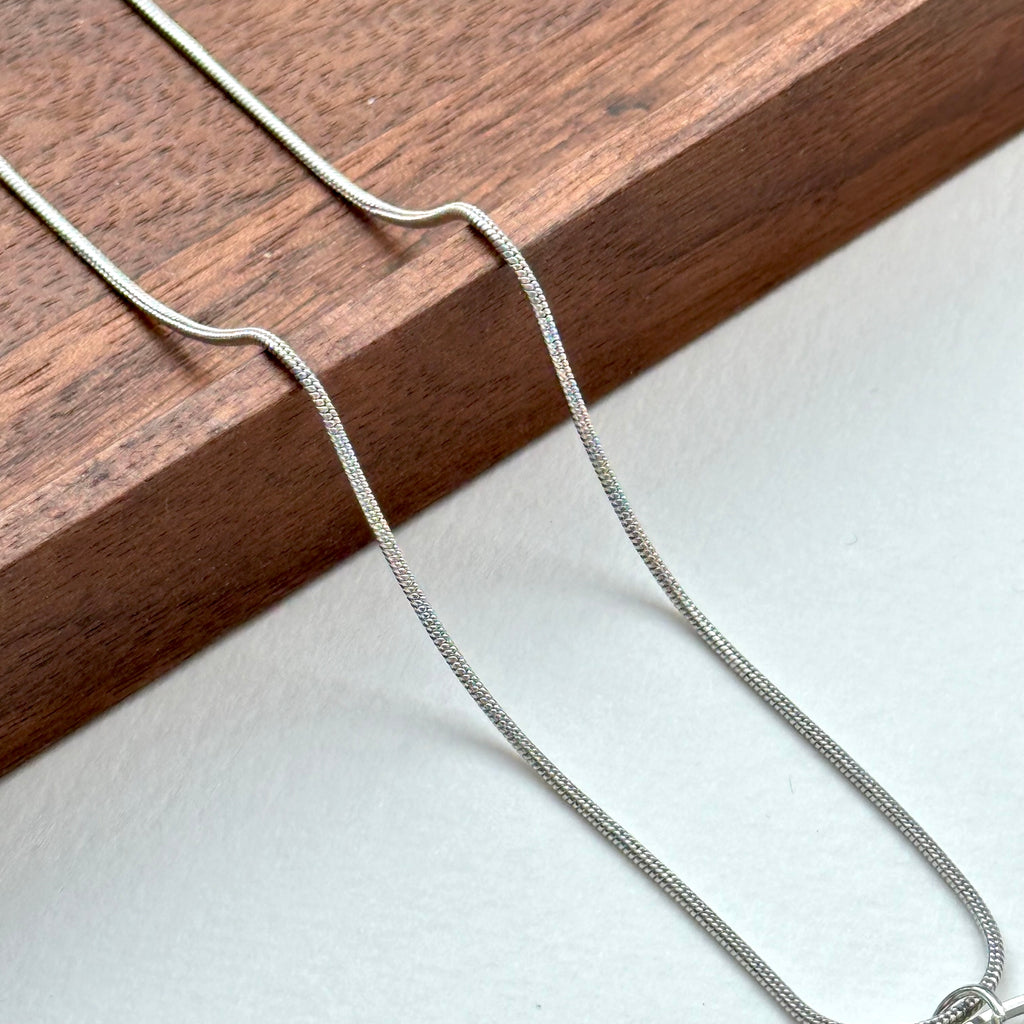 N40 [Sagittarius Capricorn | December] Snowflake Obsidian Silver-plated Necklace