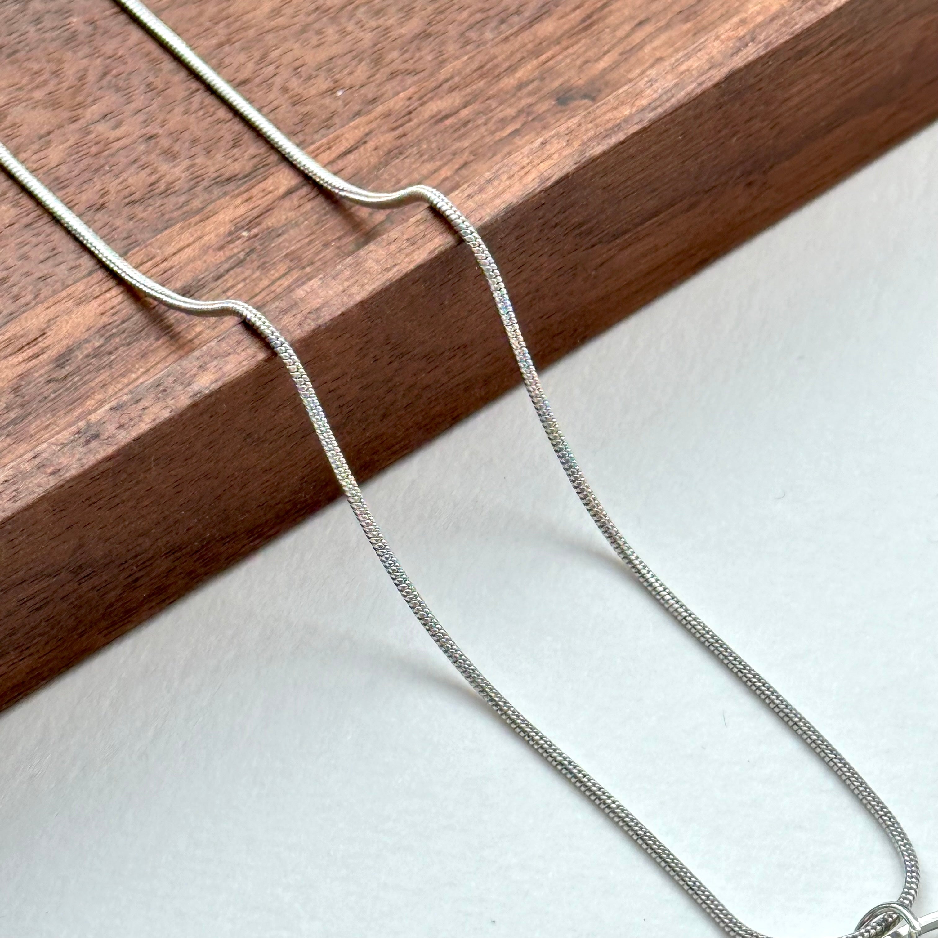 N40 [Sagittarius Capricorn | December] Snowflake Obsidian Silver-plated Necklace