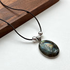 N42 [Guardian of Love] Labradorite Vintage Oval Silver-plated Rope Necklace