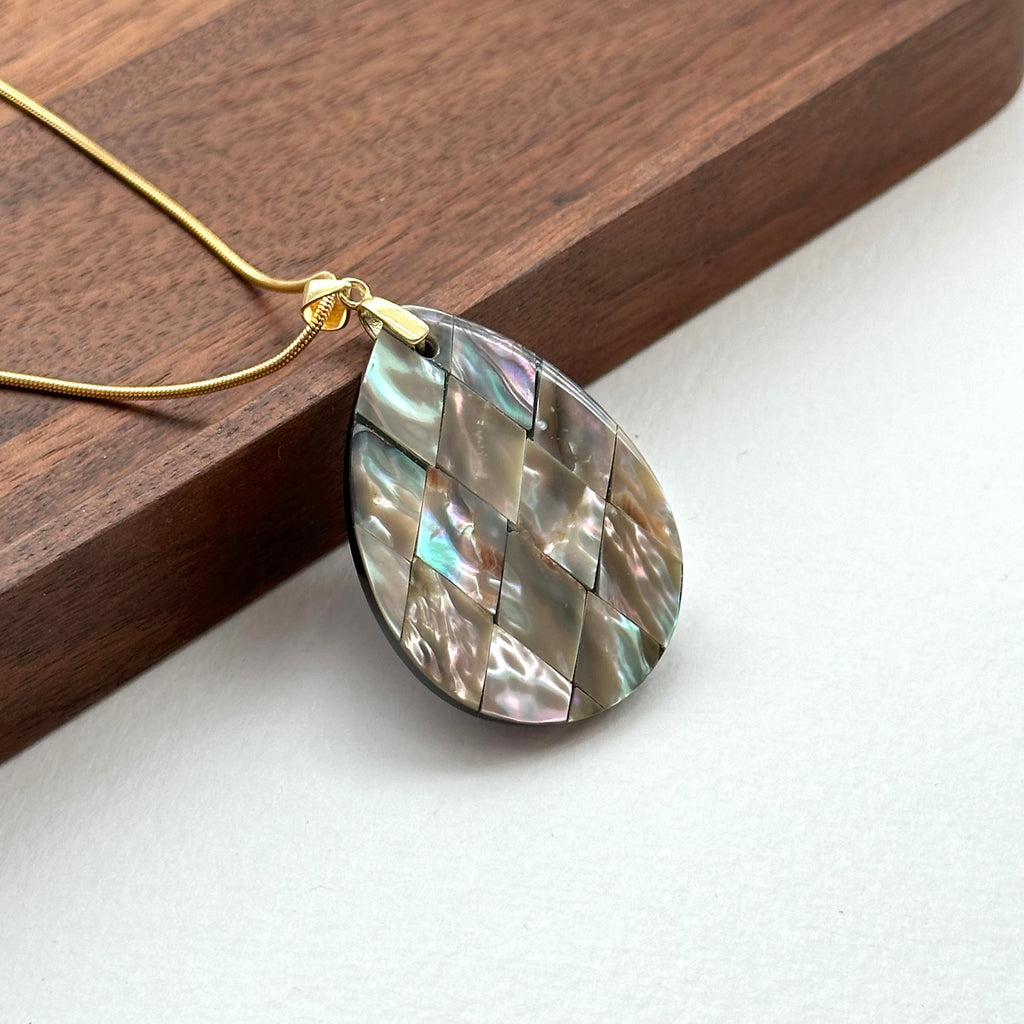 N43 [Happy Shell] Shell Water Drop Gold Plated Necklace