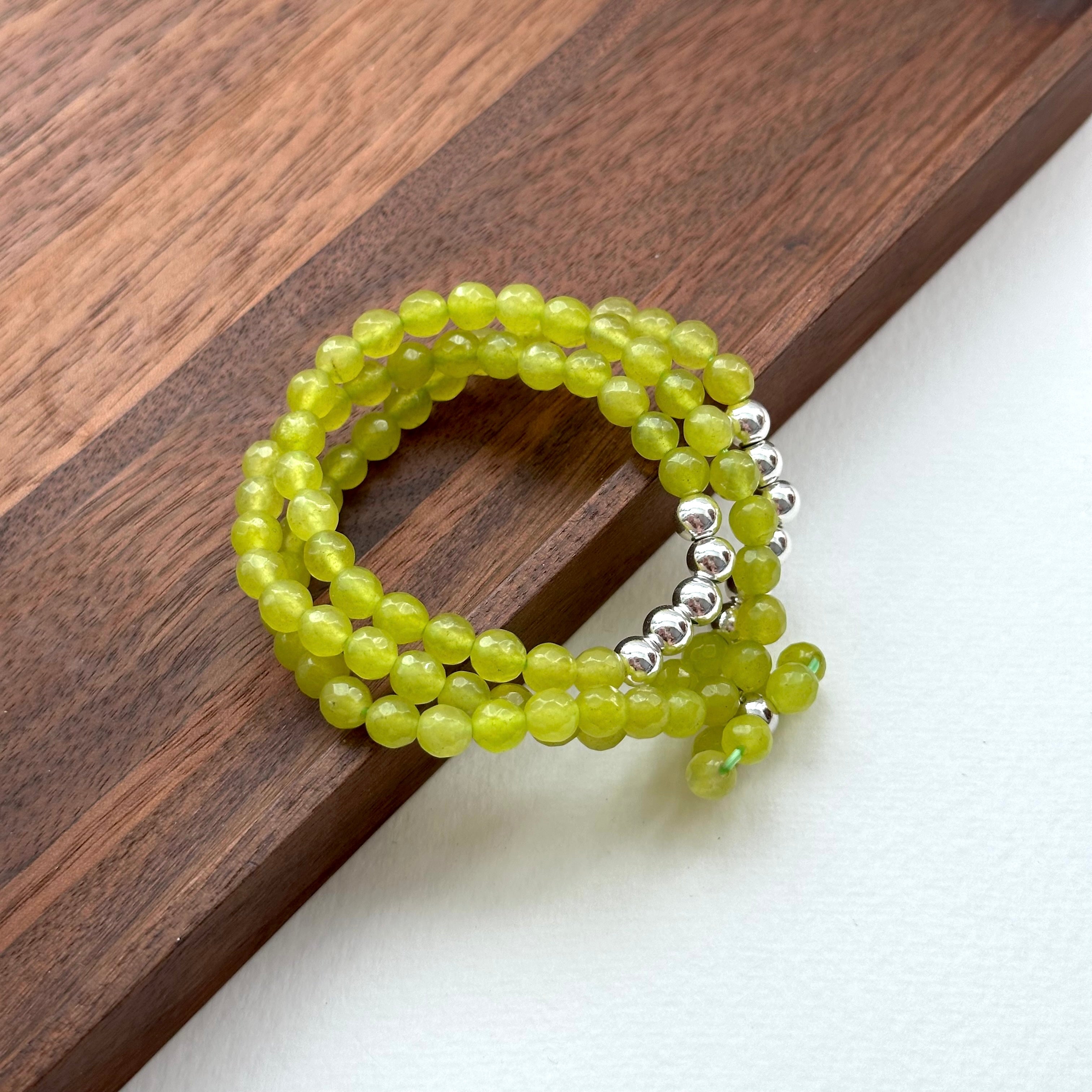 BS191 [Three Rings] Cut Angle Green Stone Simple Silver-plated Three-Circle Small Bow Bracelet