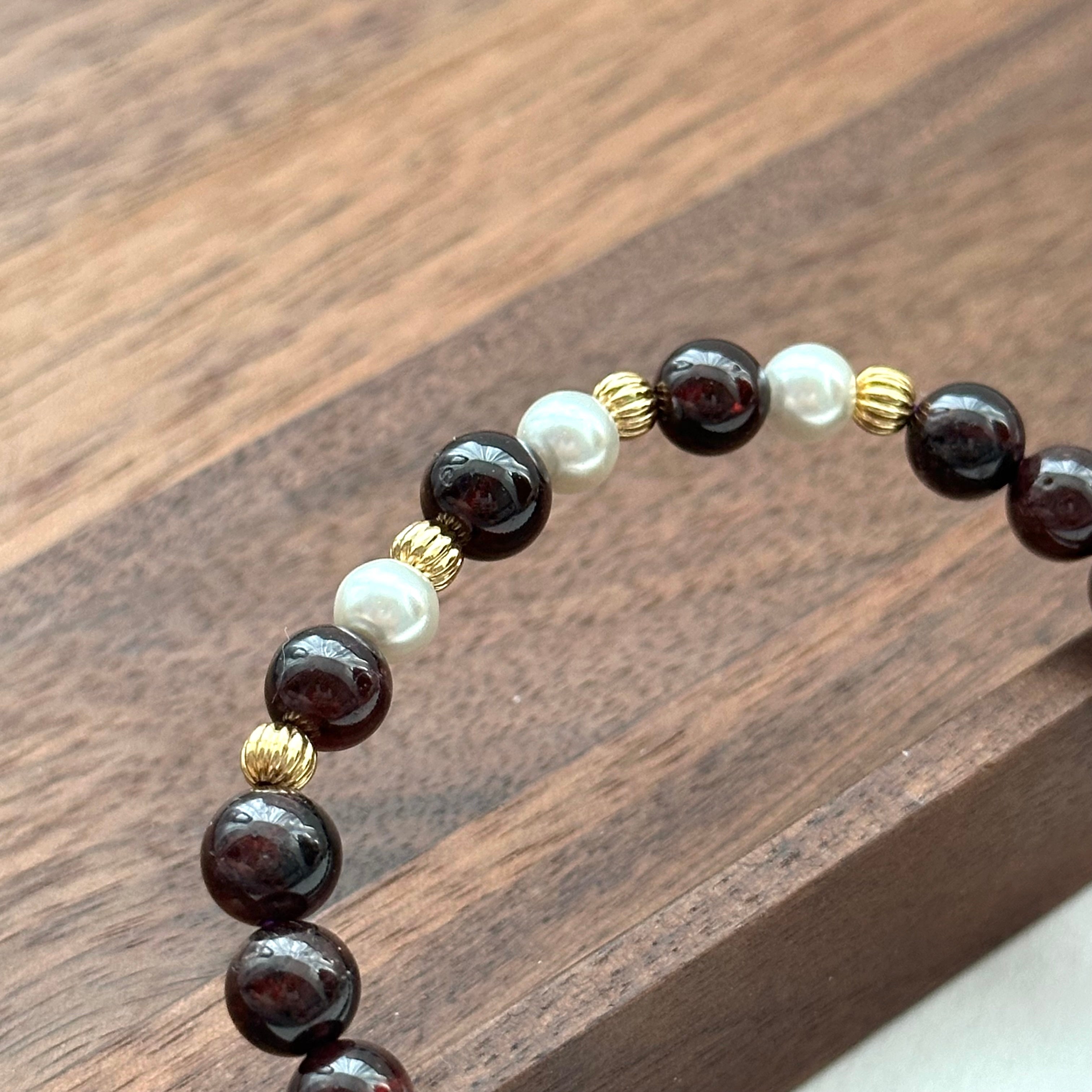 BS195 【摩羯水瓶座|1月】石榴石淡水珍珠球鍍金手鏈手串