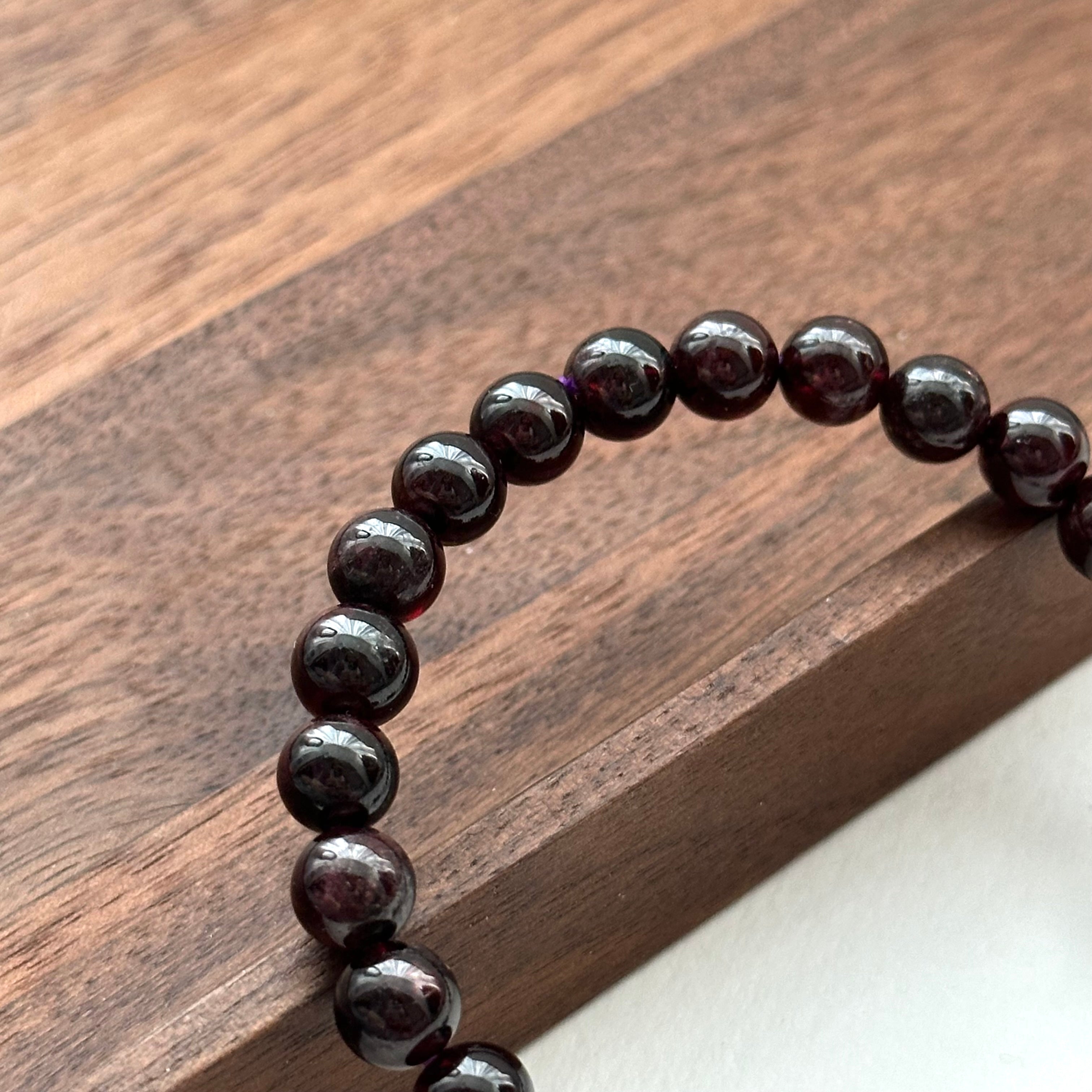 BS196 [Capricorn Aquarius | January] Garnet Freshwater Pearl Ball Gold-plated Bracelet